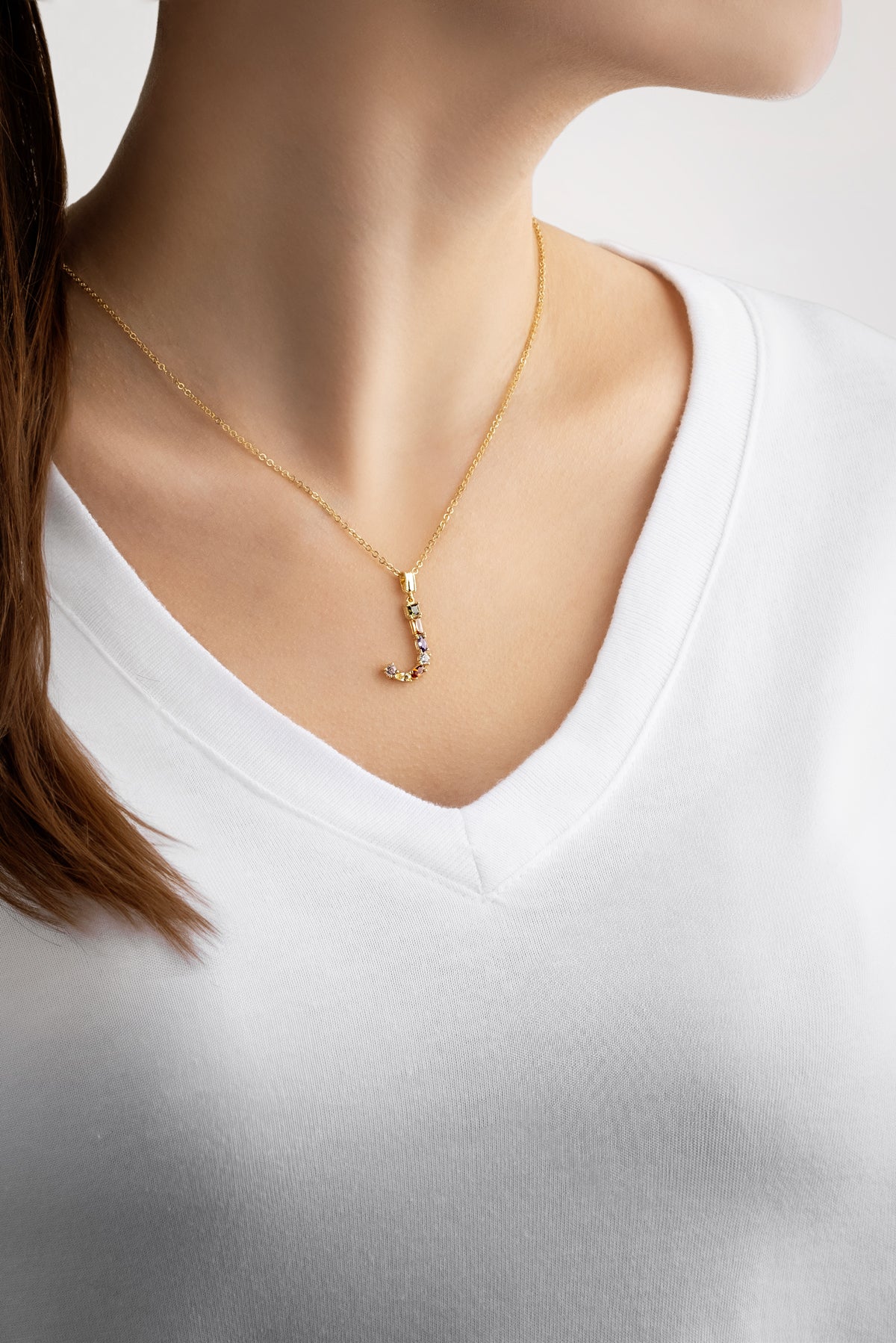 Mini J Harfi Günışığı Renkli 18 Ayar Sarı Altın Kaplama Gümüş Kolye 07300111344