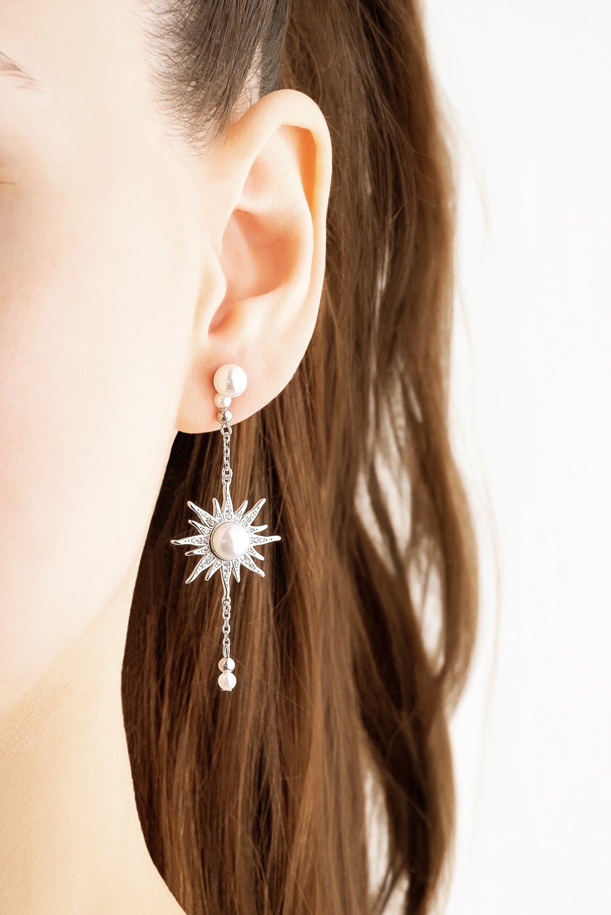 Mirasın Incisi 18 Ayar Beyaz Altın Kaplama Gümüş Güneş Küpe 07301246299