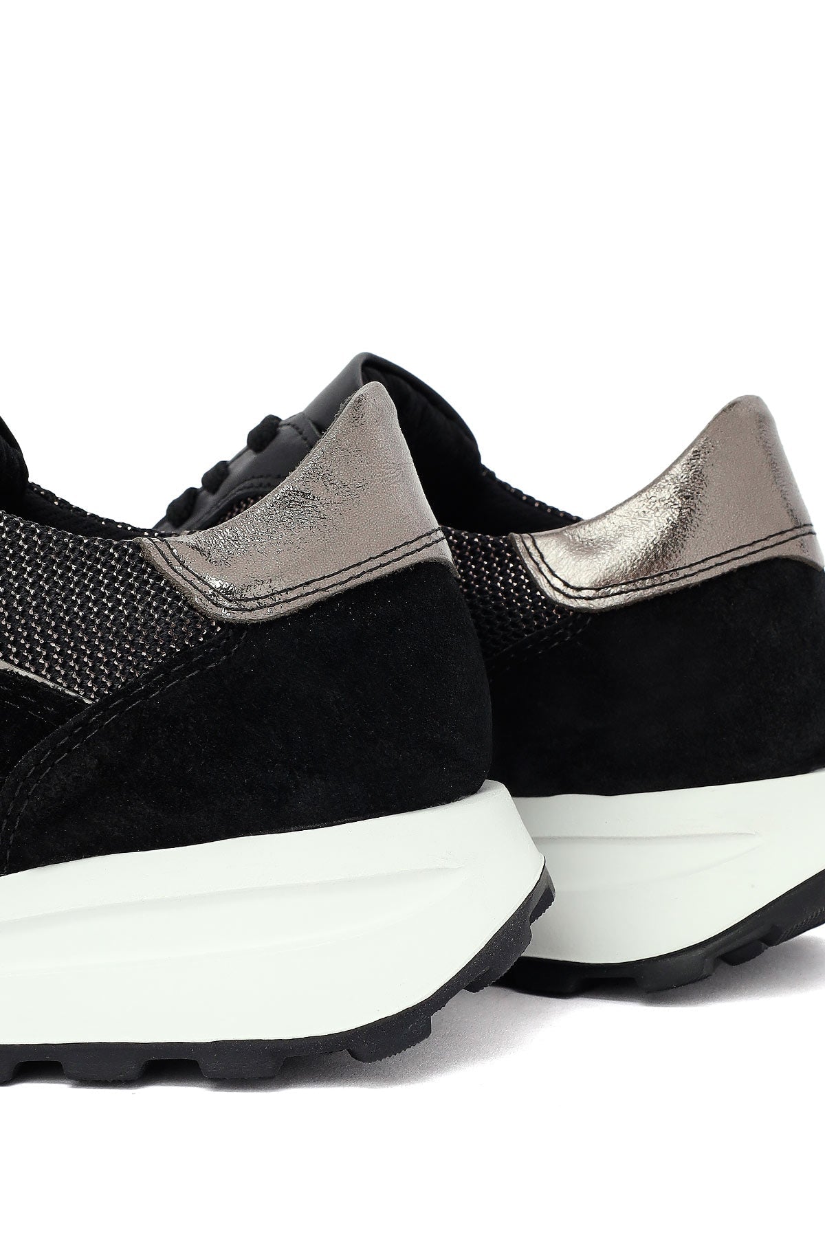 Kadın Siyah Bağcıklı Kalın Tabanlı Deri Sneaker