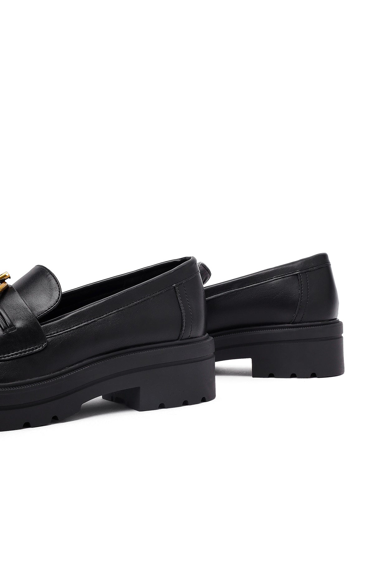 Kadın Siyah Tokalı Kalın Tabanlı Maskülen Loafer