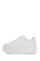 Kadın Beyaz Bağcıklı Kalın Tabanlı Deri Sneaker