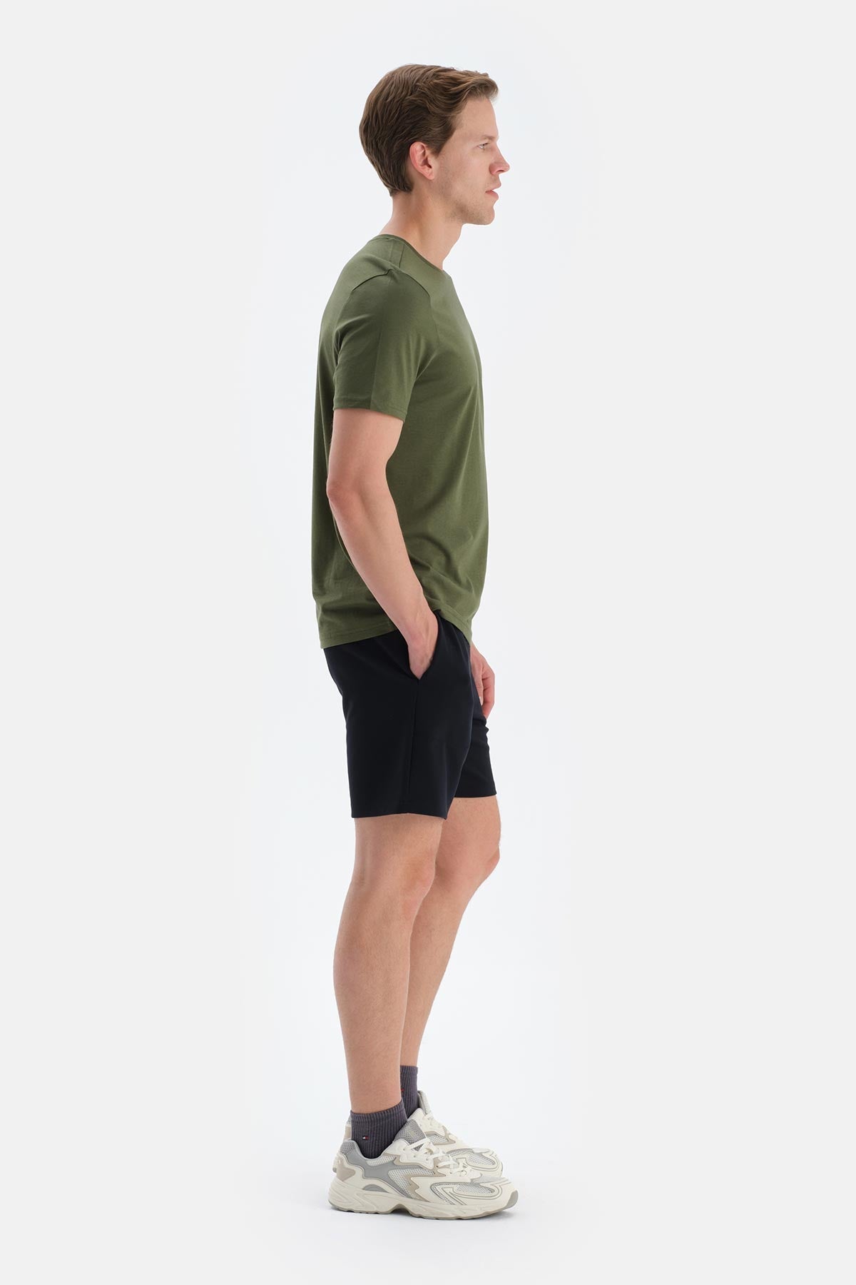 Haki Bisiklet Yaka Ipek Apre Kısa Kollu Tişört