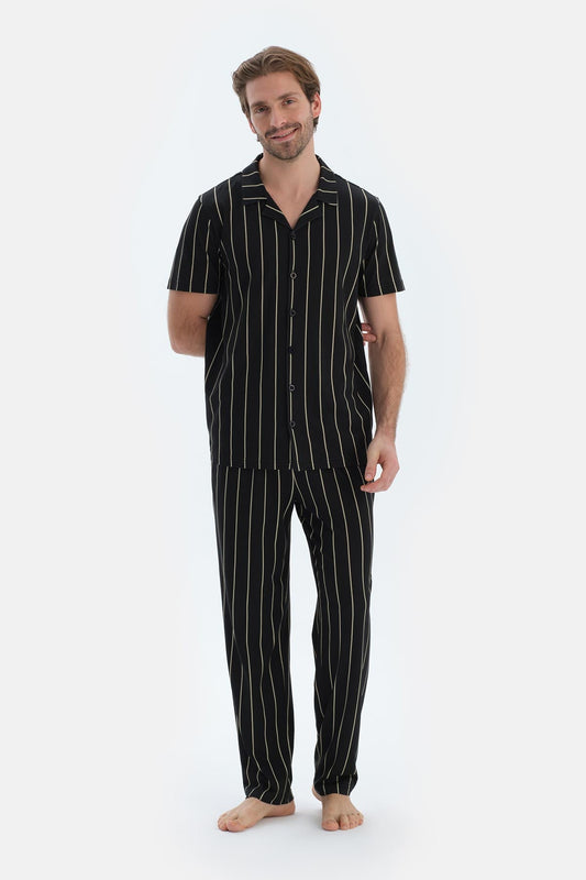 Siyah Çizgi Baskılı Kısa Kollu Gömlek Pantolon Pijama Takımı