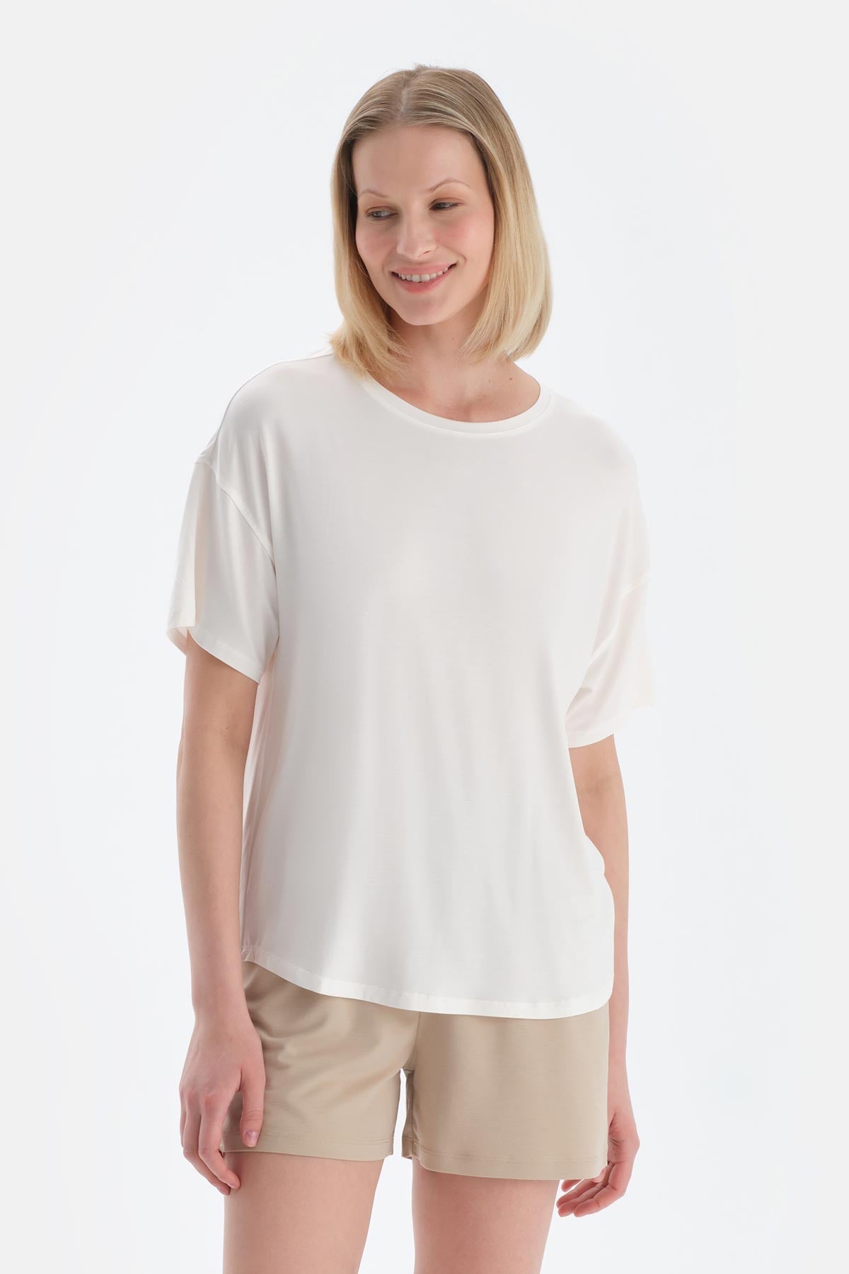 Ekru Bisiklet Yaka Kısa Kollu Modal Tişört