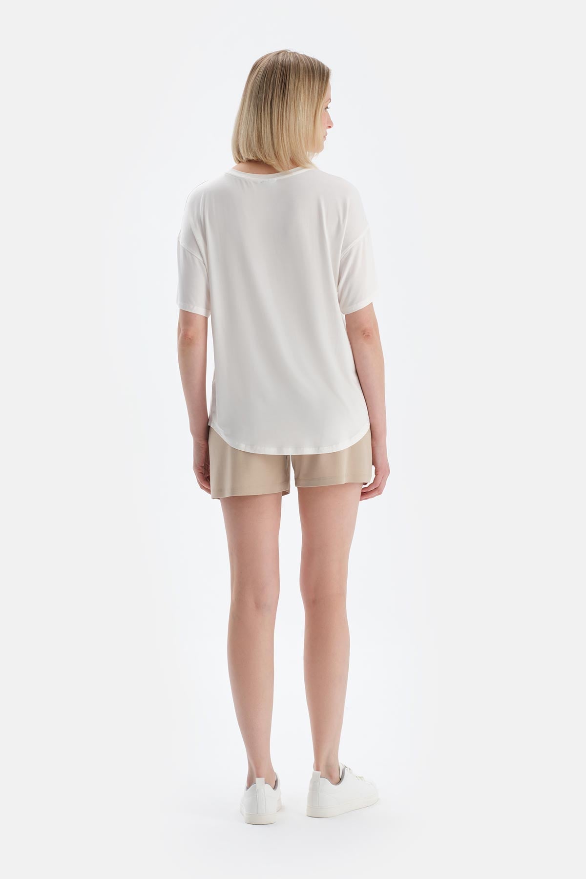 Ekru Bisiklet Yaka Kısa Kollu Modal Tişört
