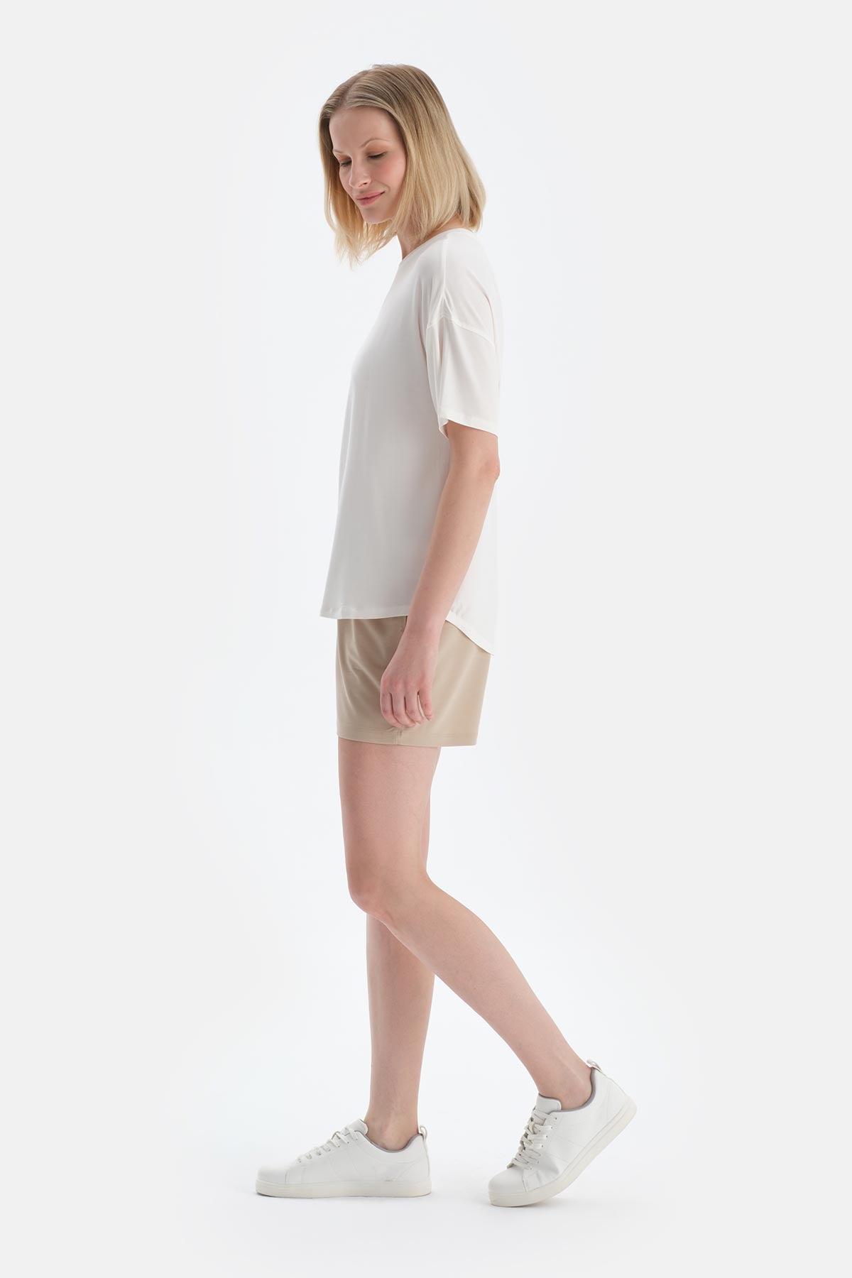 Ekru Bisiklet Yaka Kısa Kollu Modal Tişört