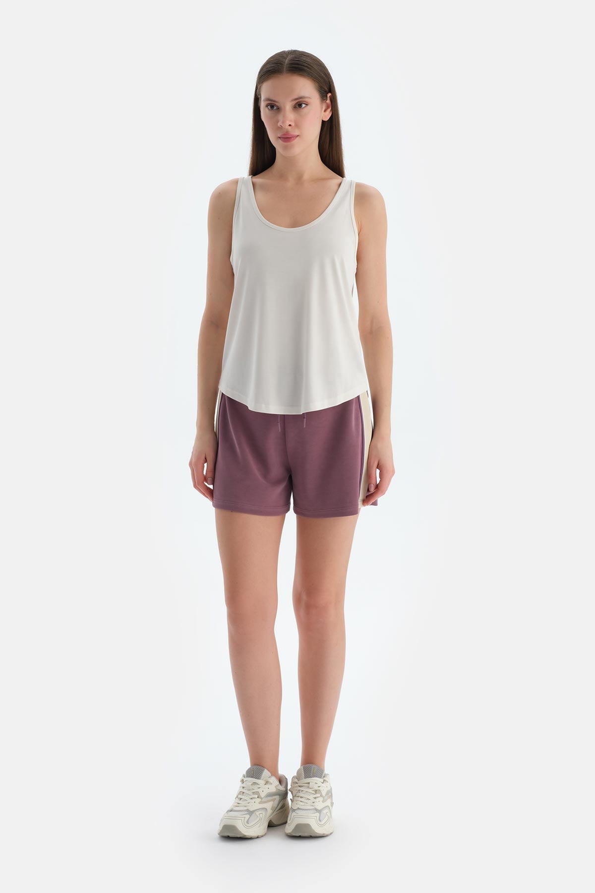 Mürdüm Kadın Modal Karışımlı Yan Şerit Detaylı Şort