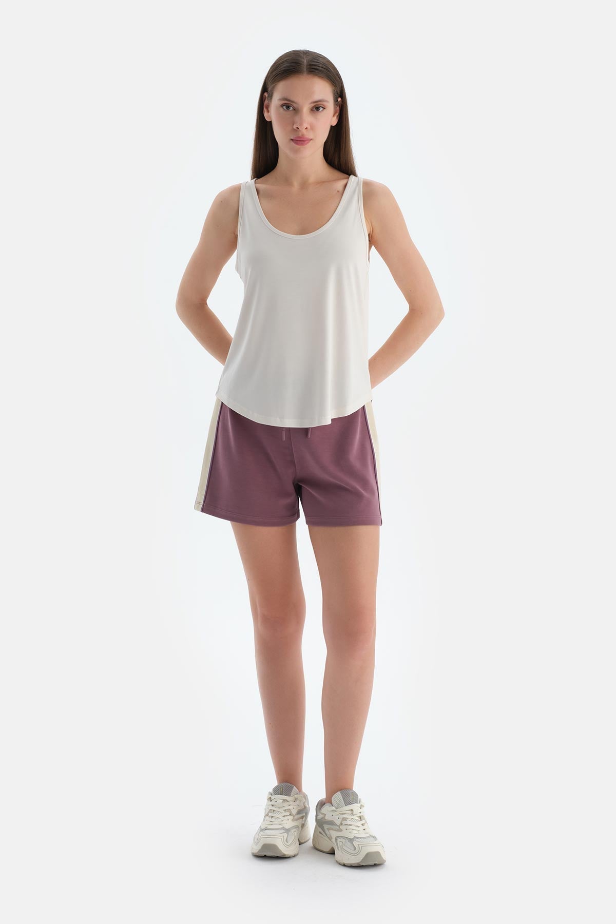 Mürdüm Kadın Modal Karışımlı Yan Şerit Detaylı Şort