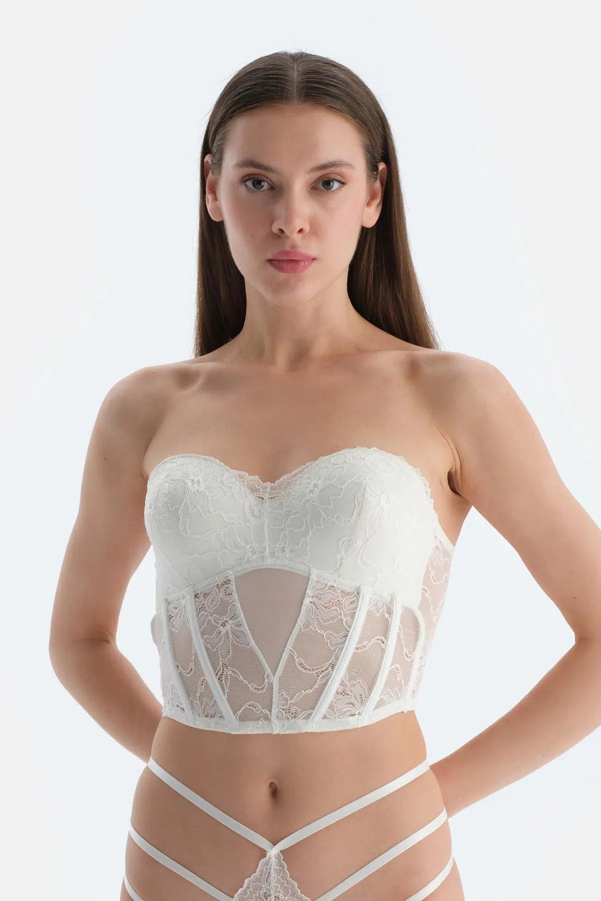 Beyaz Kaplı Dantel Korse