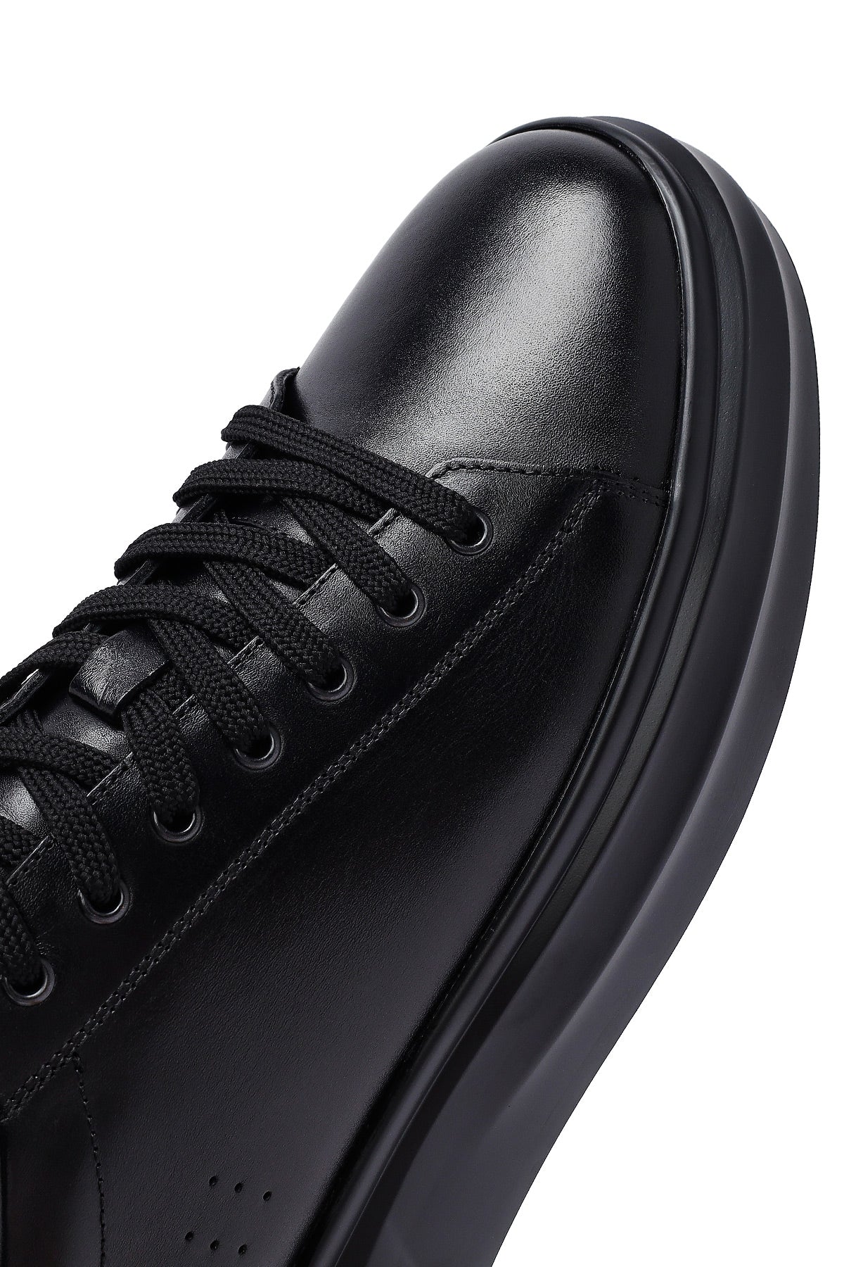 Erkek Siyah Bağcıklı Kalın Tabanlı Deri Sneaker