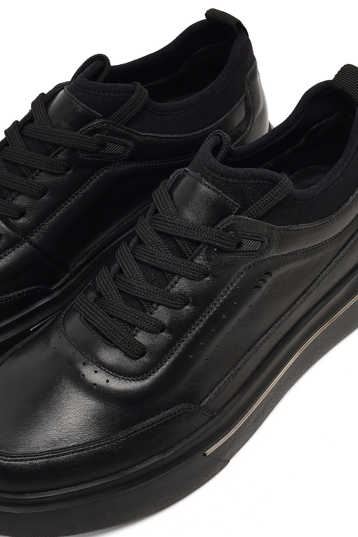 Erkek Siyah Bağcıklı Kalın Tabanlı Deri Sneaker