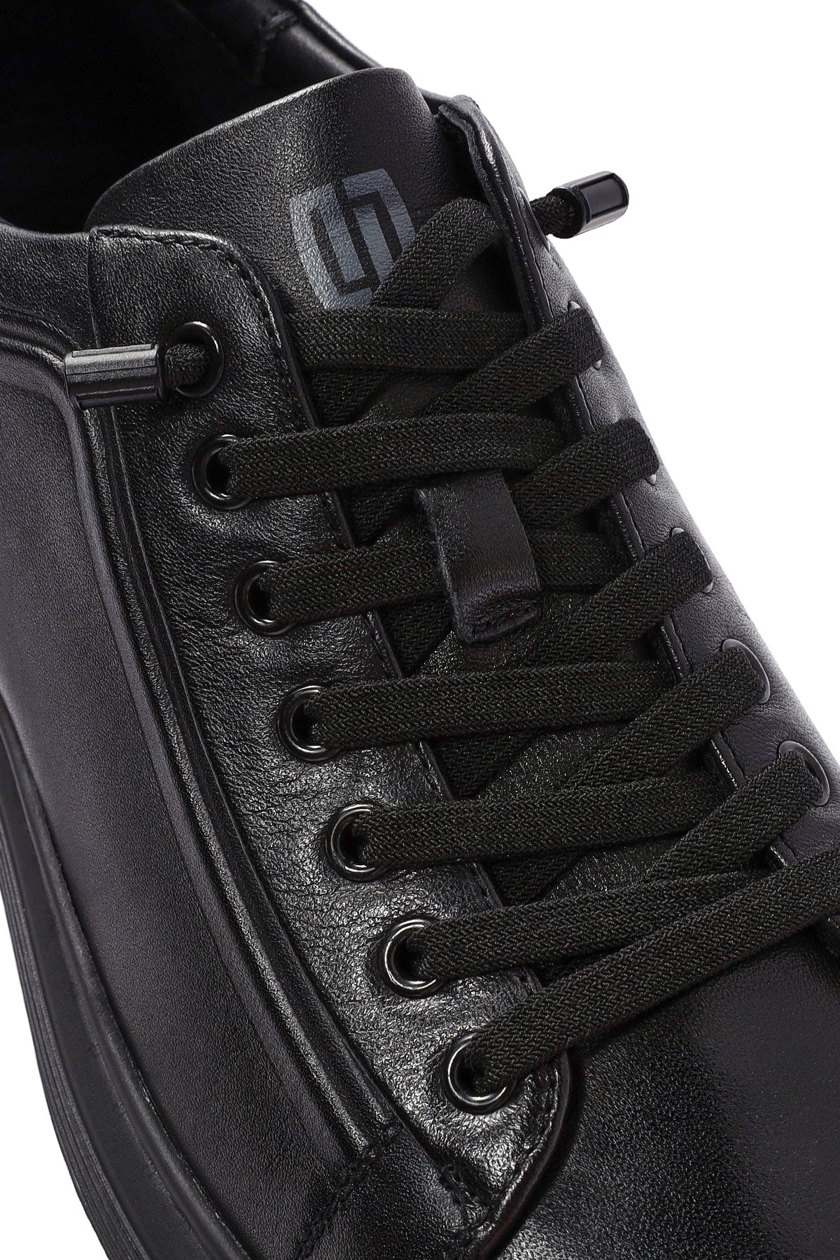 Erkek Siyah Bağcıklı Deri Sneaker