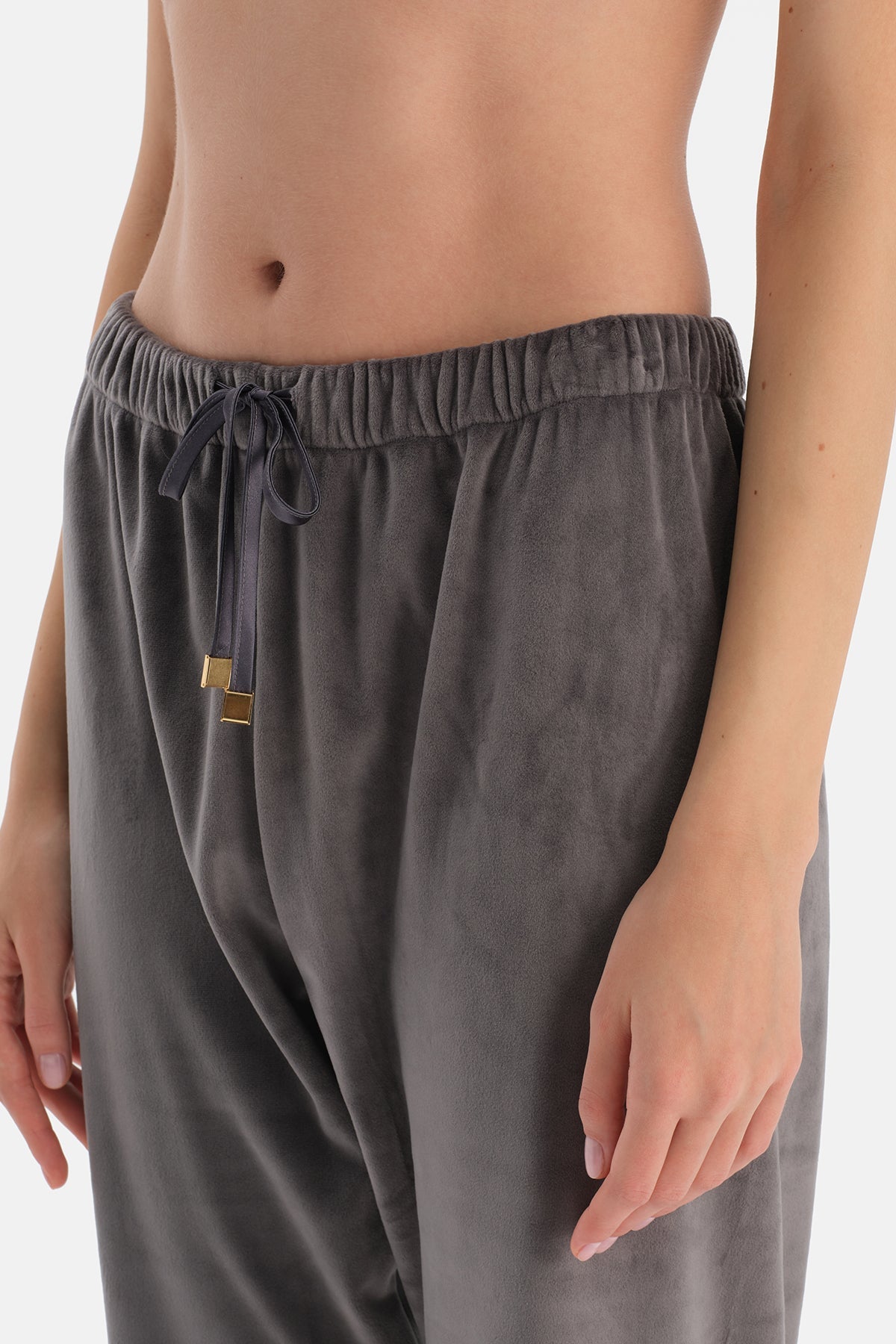 V Yaka Uzun Kollu Kadife Tişört Pantolon Takim