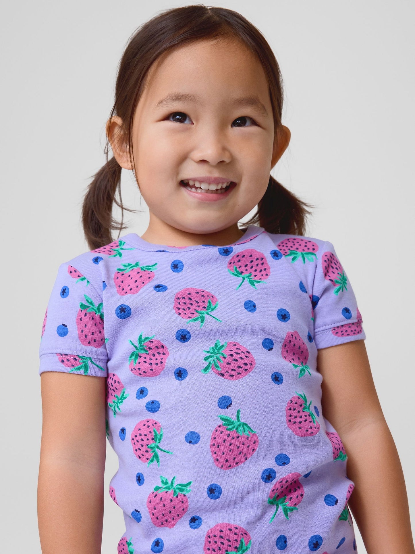 Mor Çilek Desenli Pijama Takımı