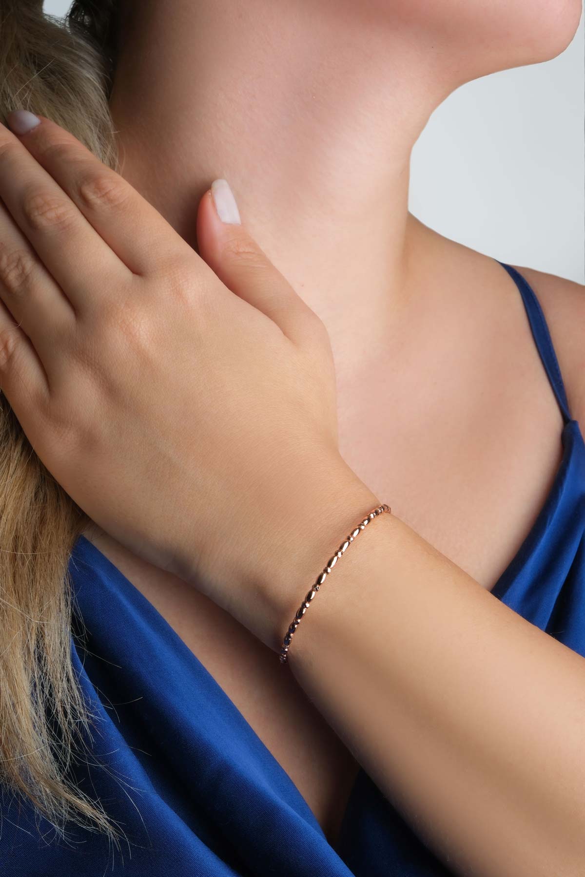 Minimal 18 Ayar Rose Altın Kaplama Gümüş Kelepçe Bileklik 5160834599