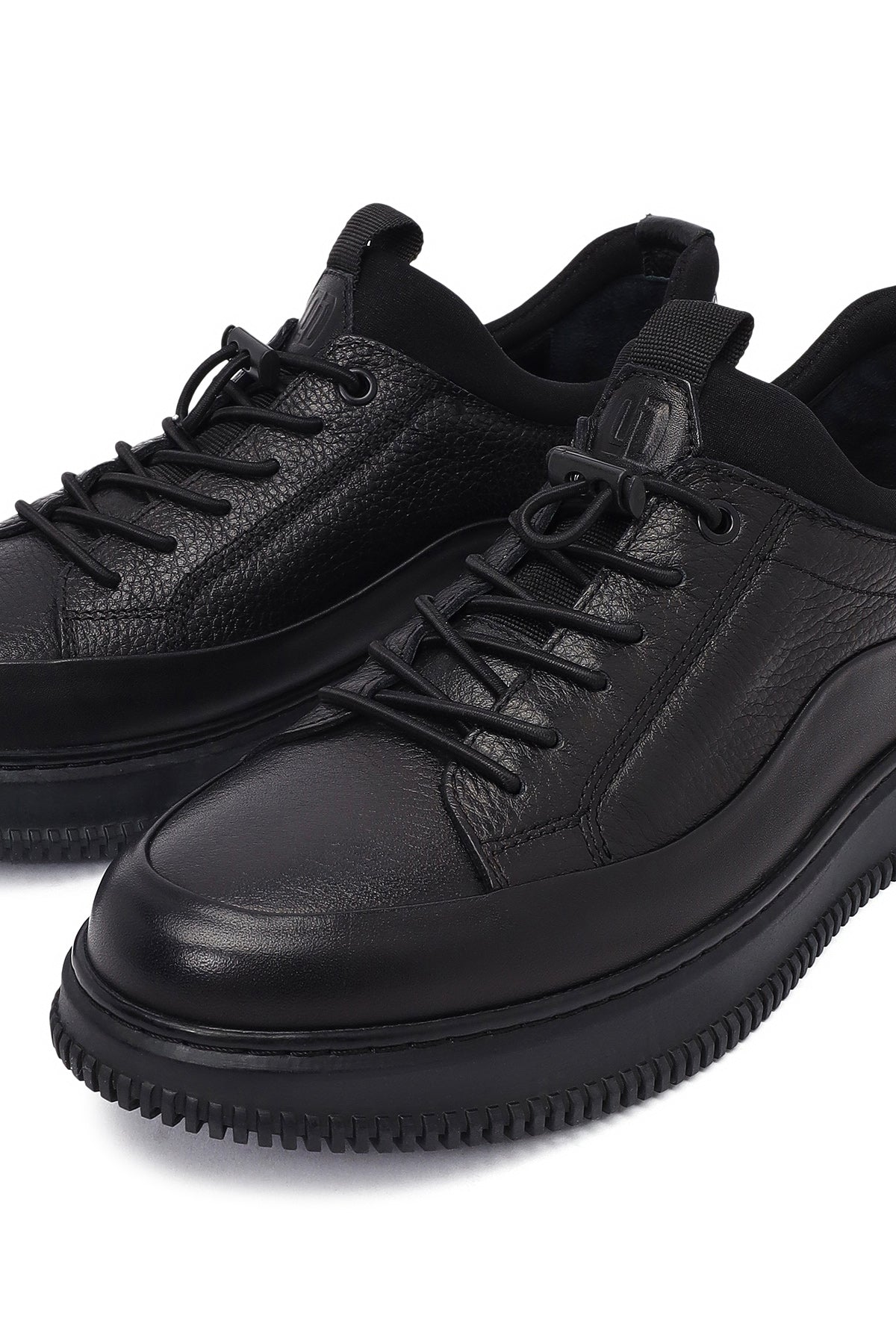 Erkek Siyah Bağcıklı Deri Sneaker