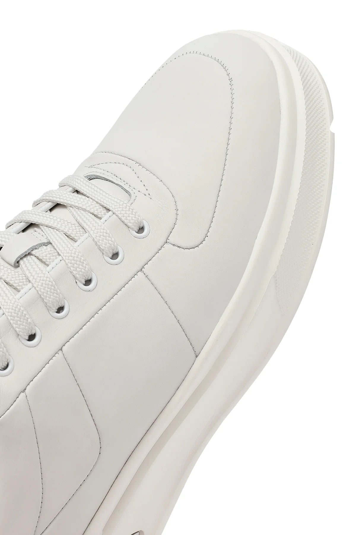 Erkek Beyaz Bağcıklı Kalın Tabanlı Deri Sneaker