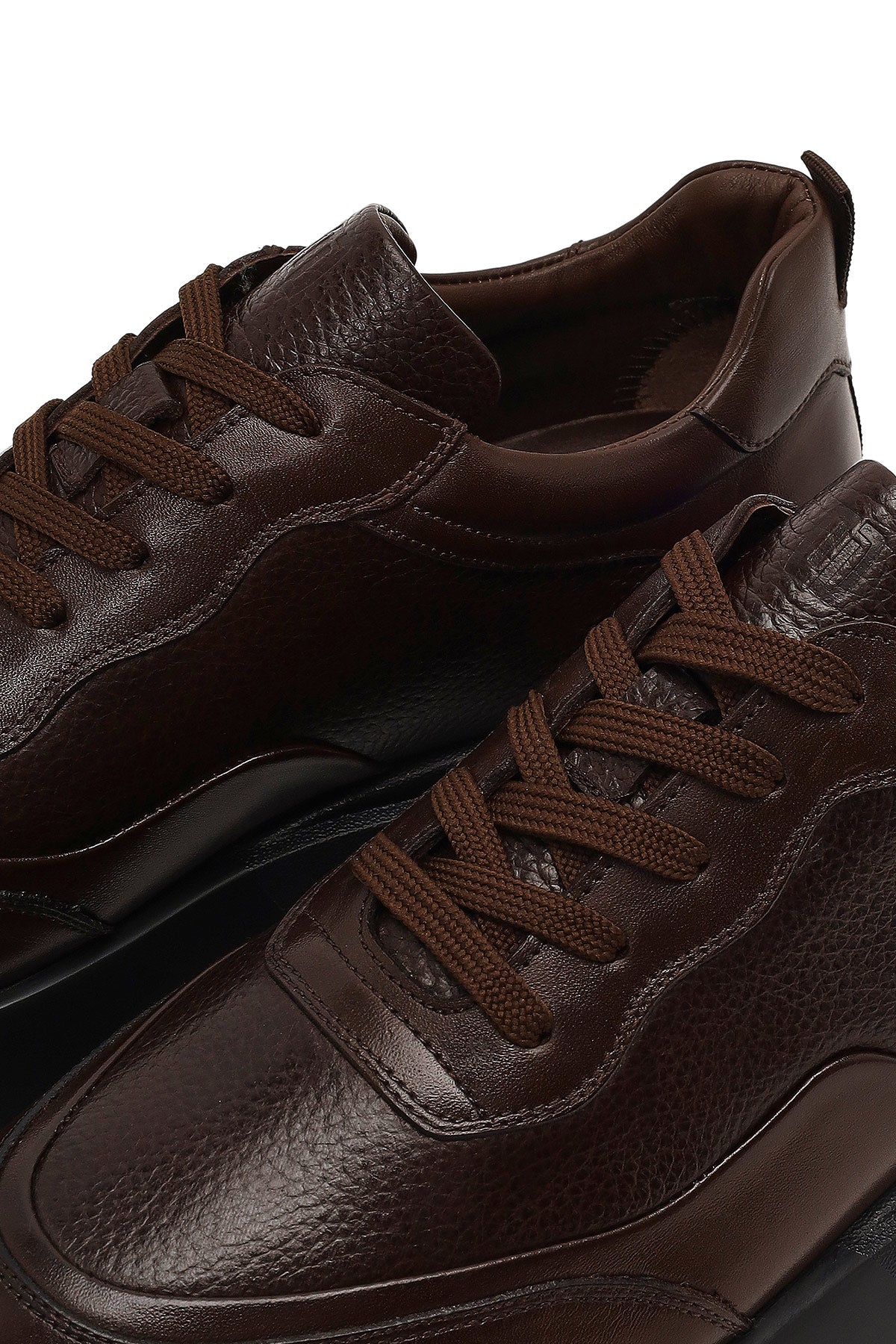 Erkek Kahverengi Bağcıklı Kalın Tabanlı Deri Sneaker