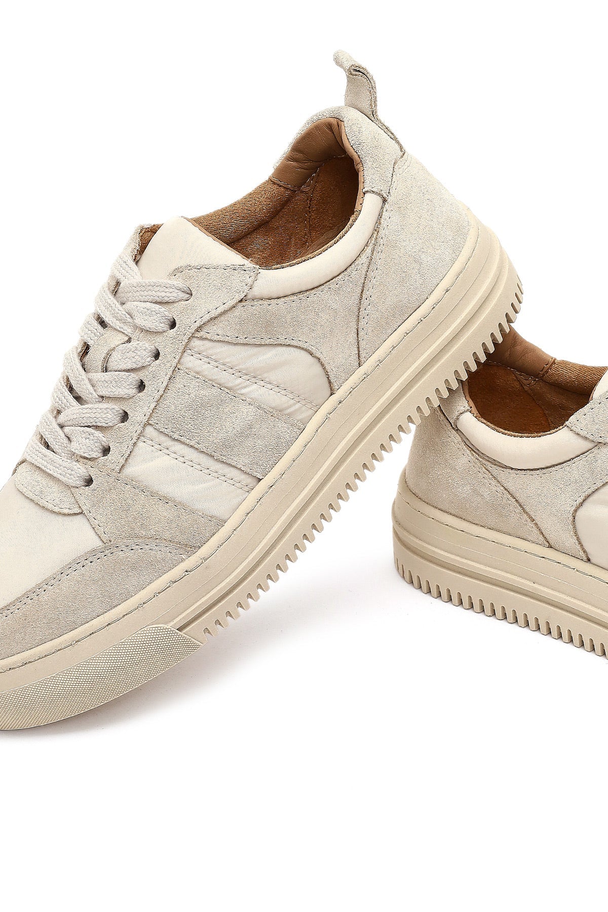Kadın Bej Bağcıklı Kalın Tabanlı Desenli Deri Sneaker