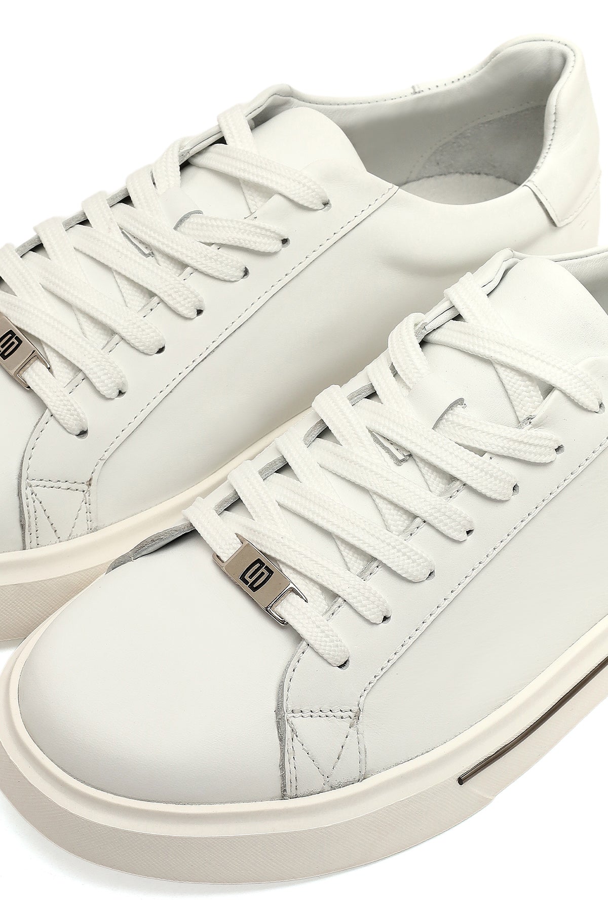 Erkek Beyaz Bağcıklı Kalın Tabanlı Deri Sneaker