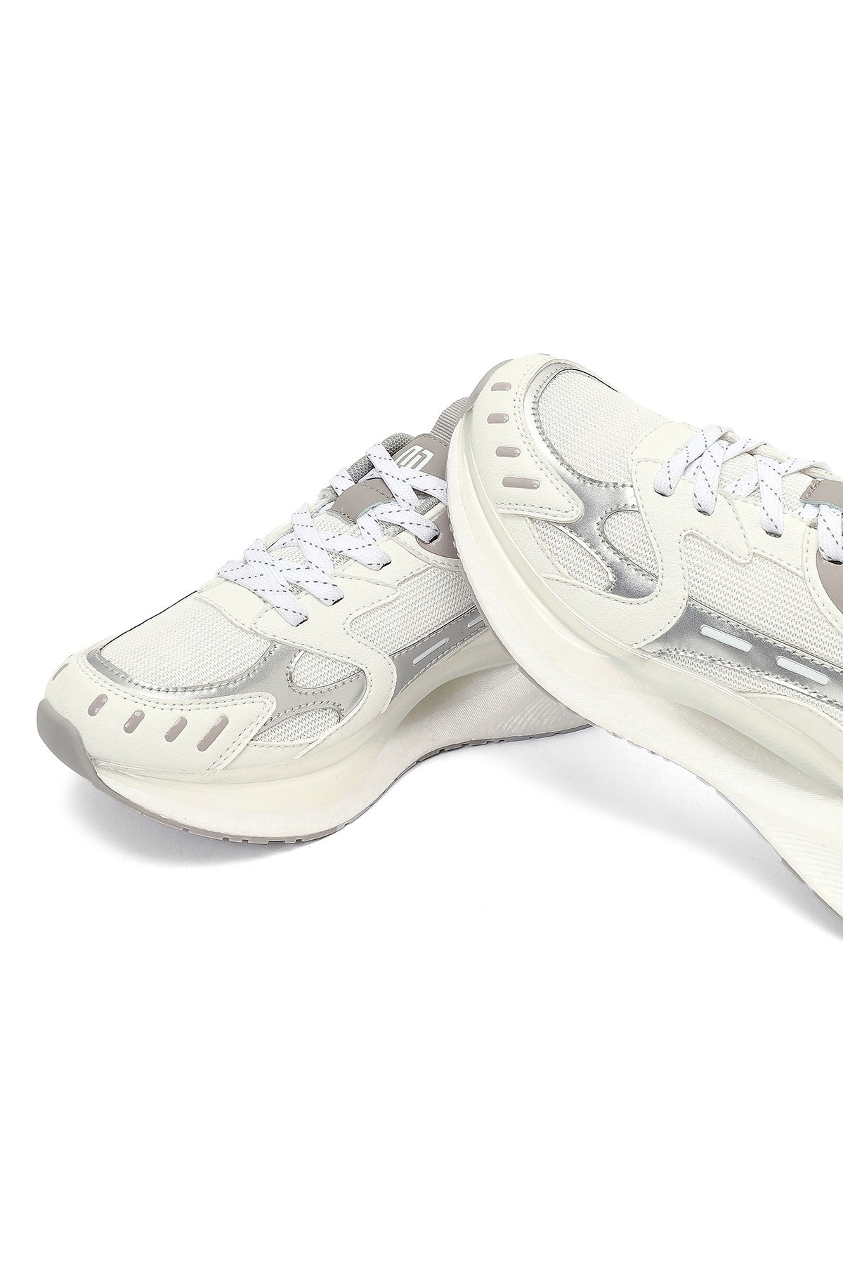 Derimod Studio Kadın Gümüş Bağcıklı Kalın Tabanlı Sneaker