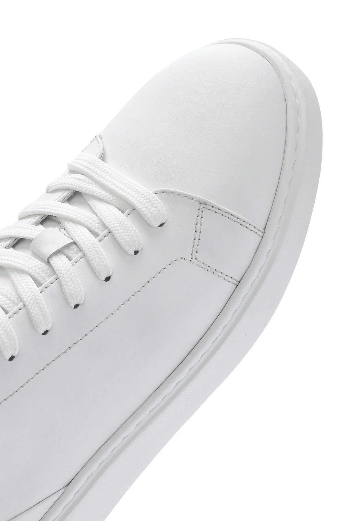 Erkek Beyaz Bağcıklı Kalın Tabanlı Deri Sneaker