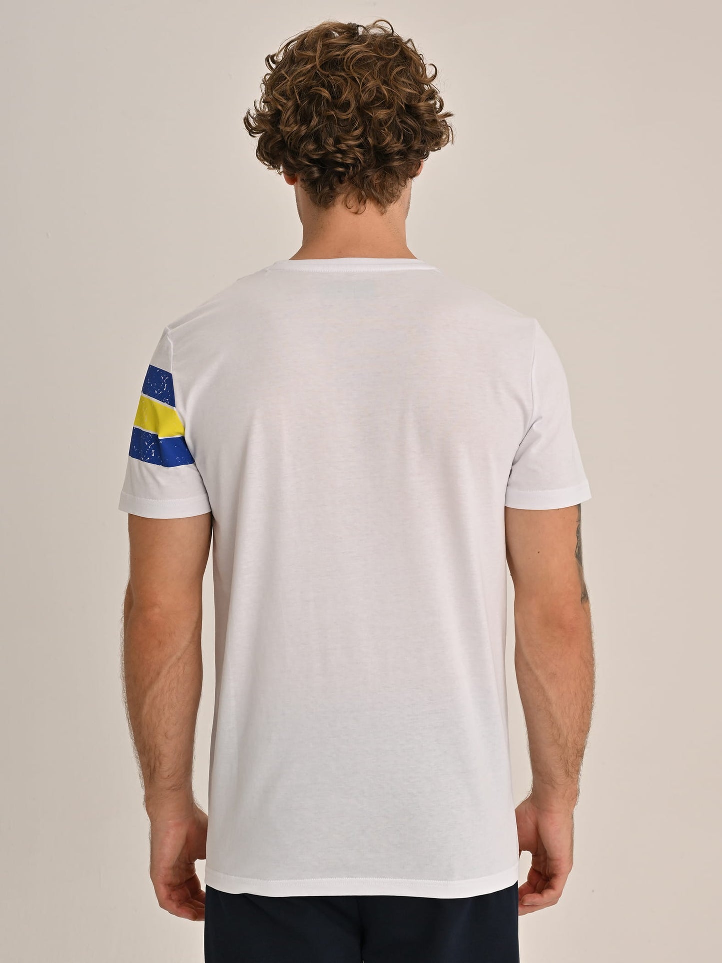 Fenerbahçe Beyaz Tribün Üç Bantlı Erkek Tshirt