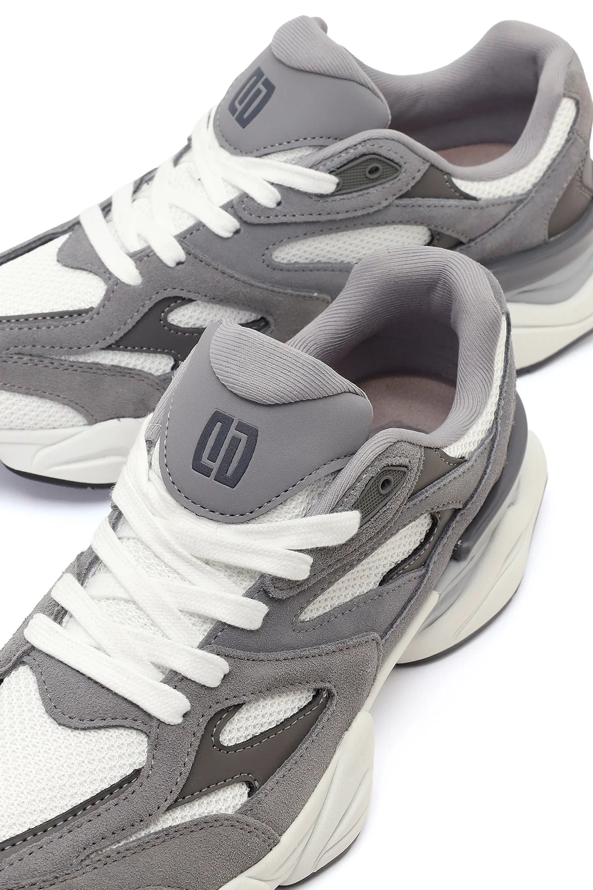 Erkek Gri Bağcıklı Kalın Tabanlı Deri Sneaker