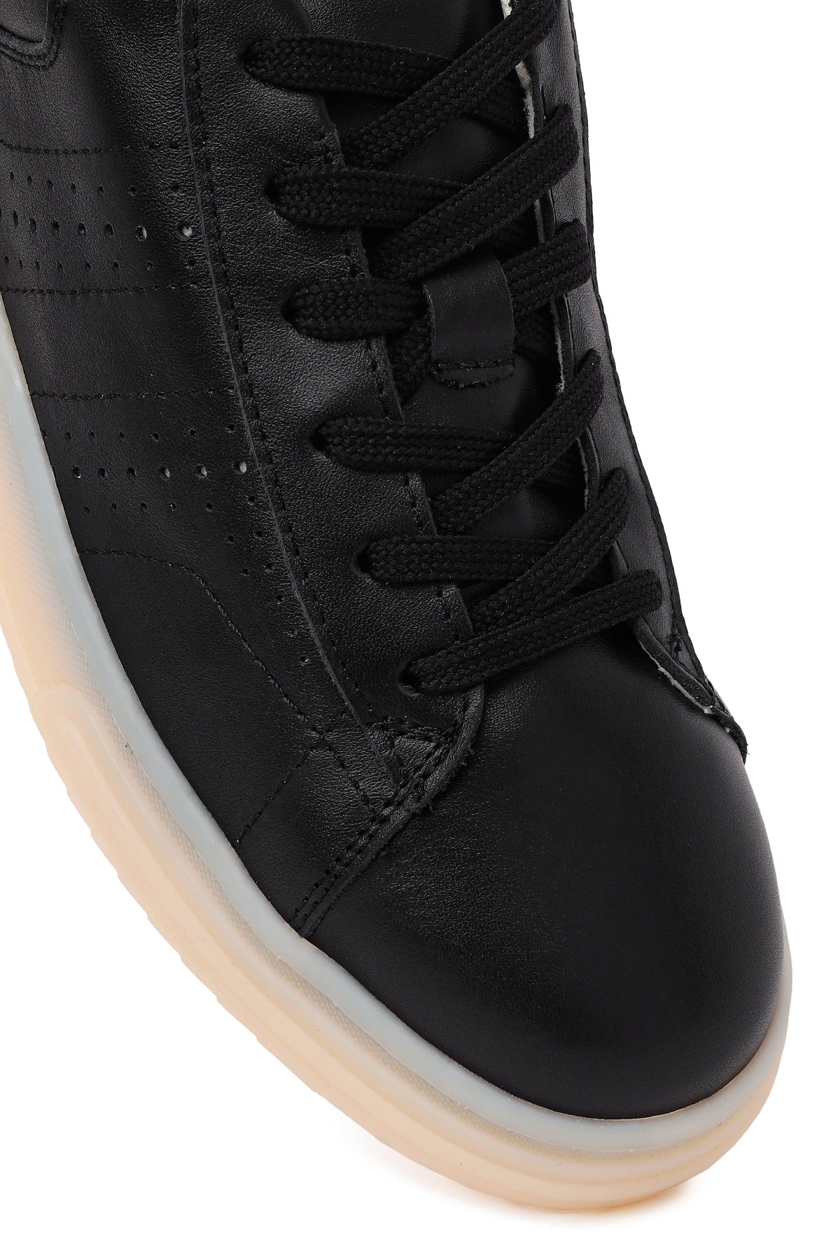 Kadın Siyah Bağcıklı Kalın Tabanlı Deri Sneaker