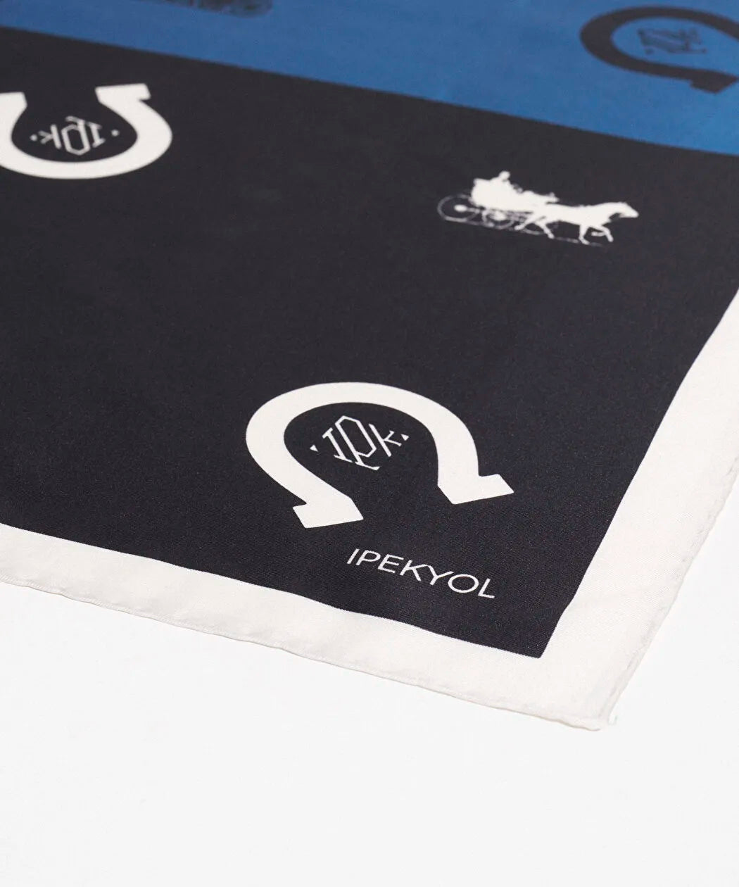 Lacivert Görsel Ve Monogram Baskılı Ipek Eşarp I00000082037015 | Ipekyol