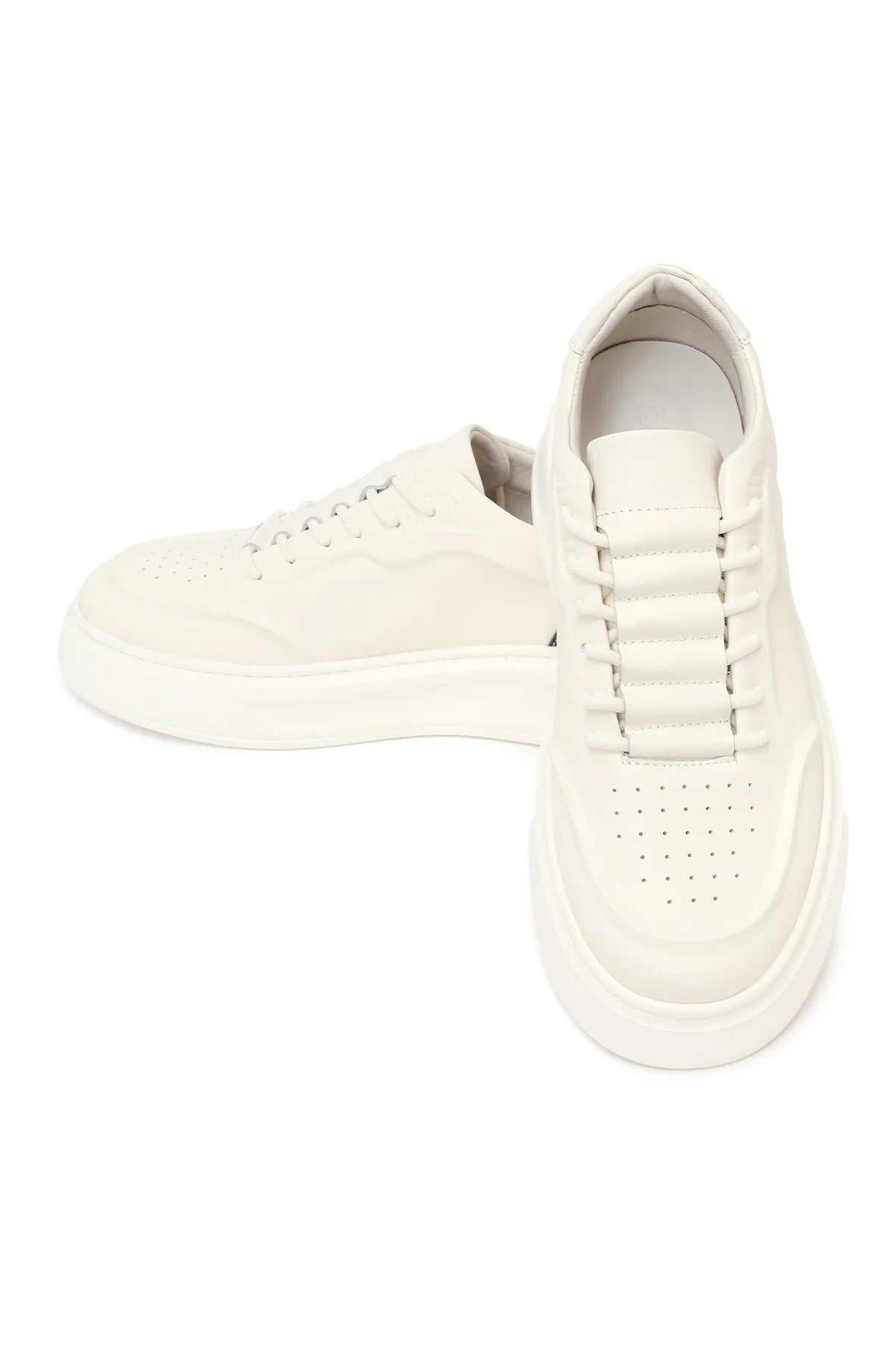 Erkek Beyaz Bağcıklı Kalın Tabanlı Deri Sneaker