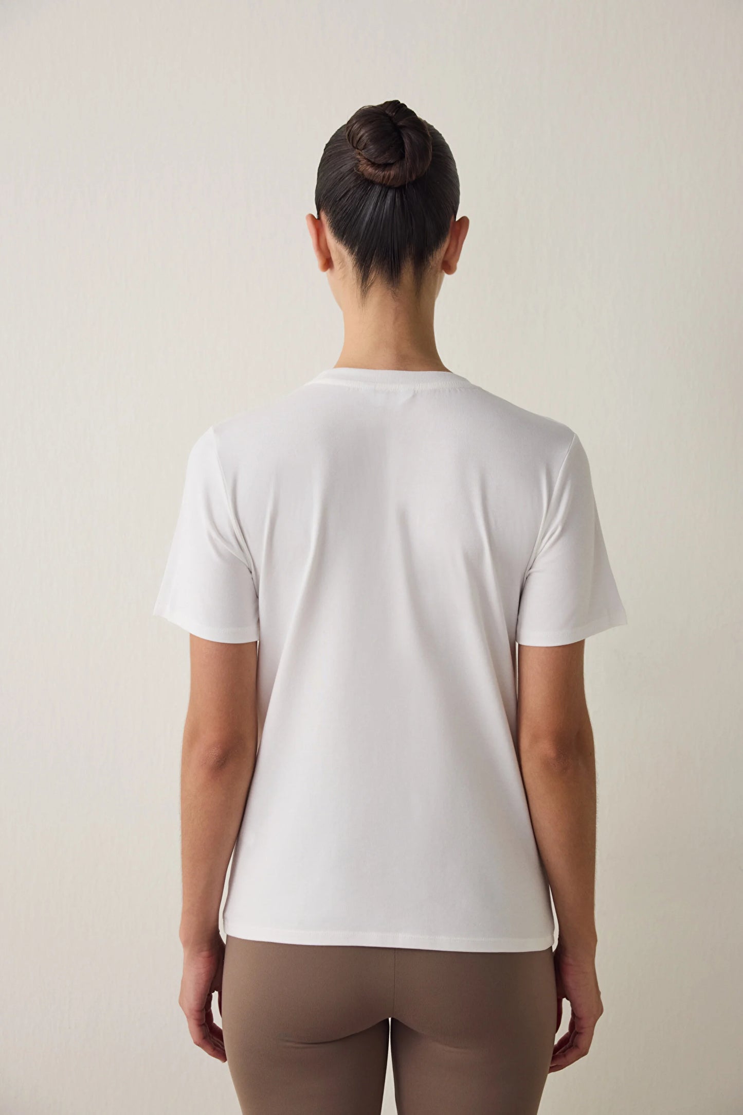 Kırık Beyaz Basic Regular Fit Tişört