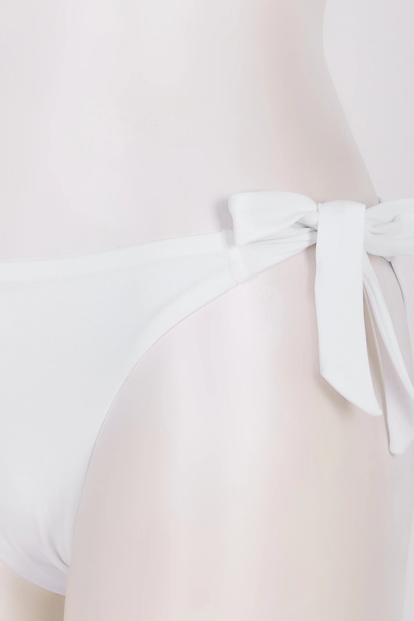 Beyaz Brazilian Bikini Altı