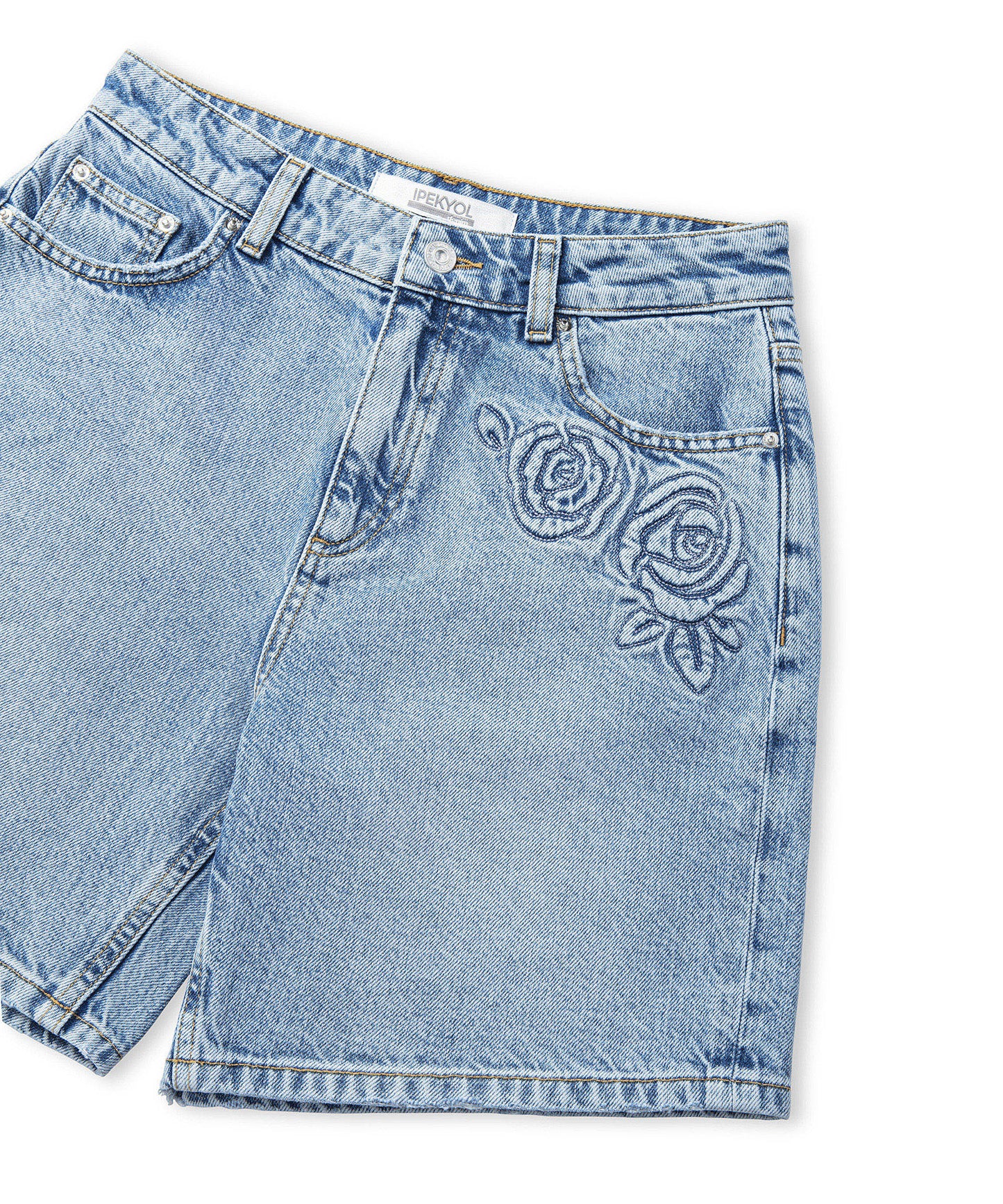 Çiçek Motifli Denim Şort