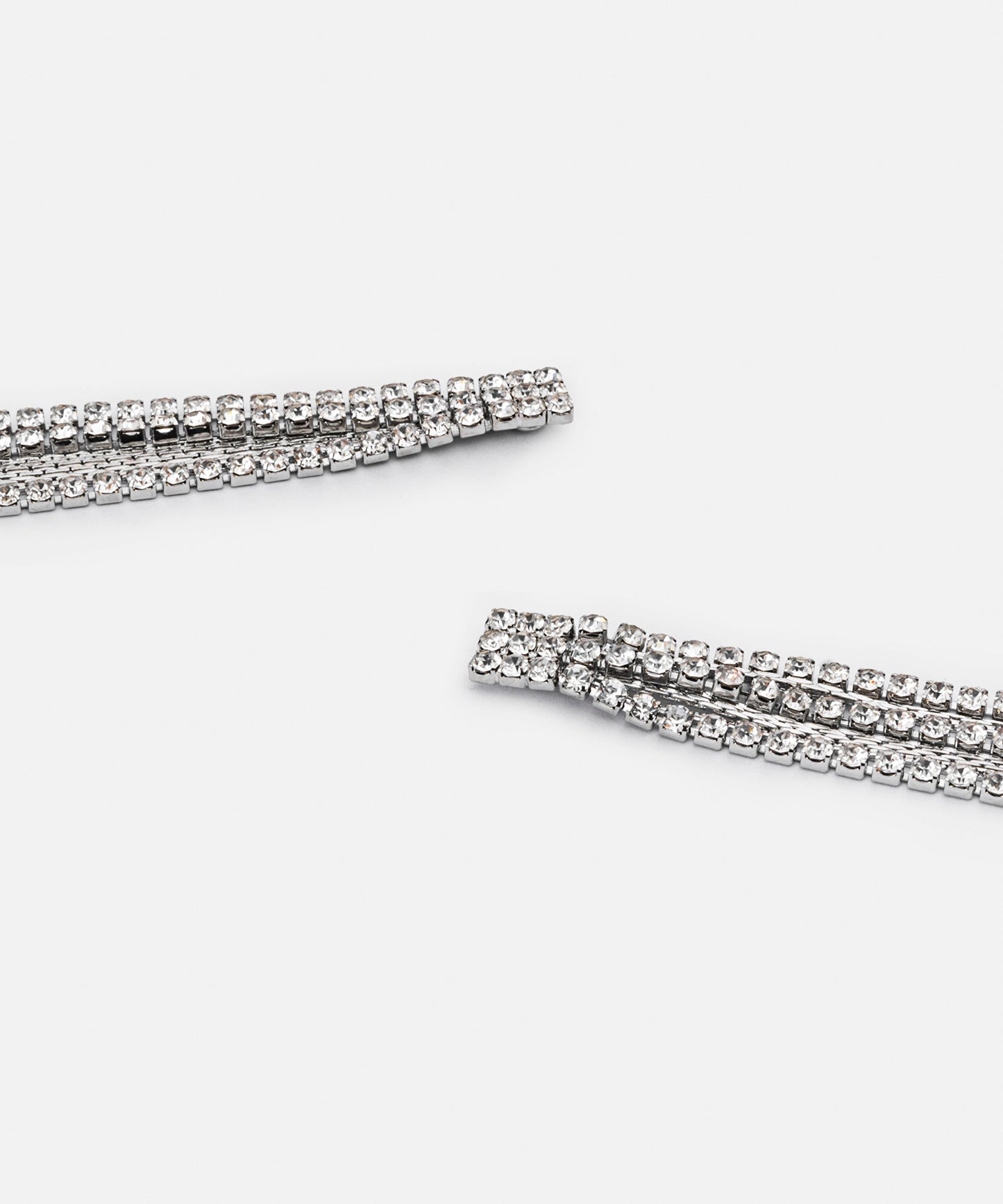 Sallantılı Kristal Taşlı Küpe