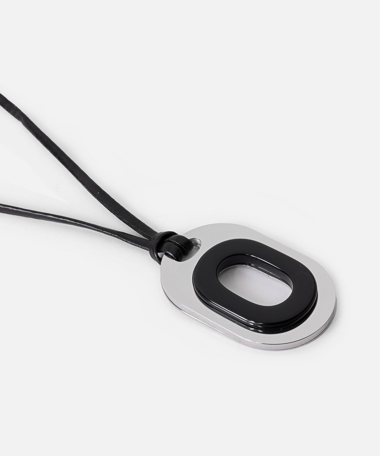 Kontrast Uçlu Ip Kolye