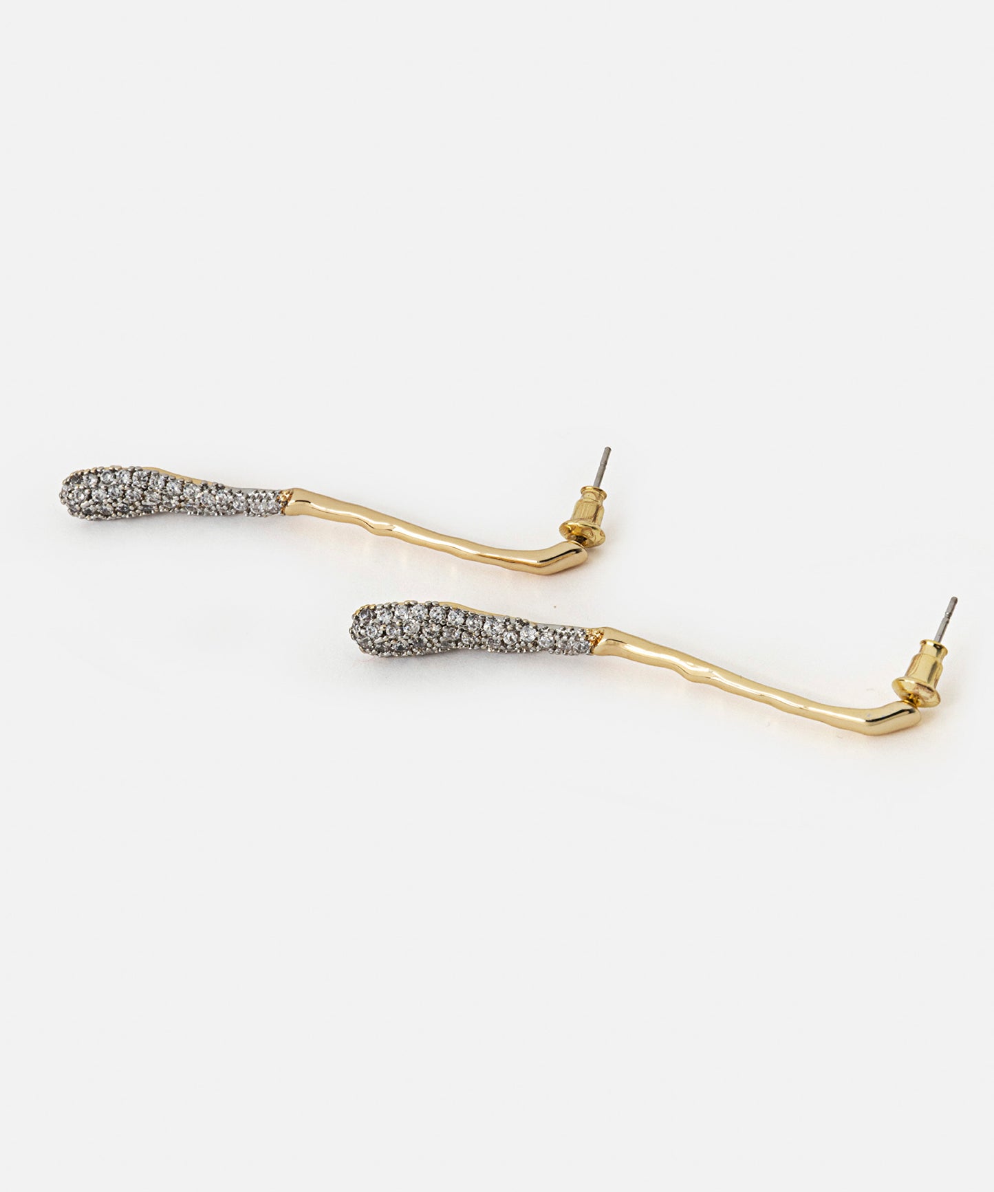 Kristal Taşlı Metal Küpe