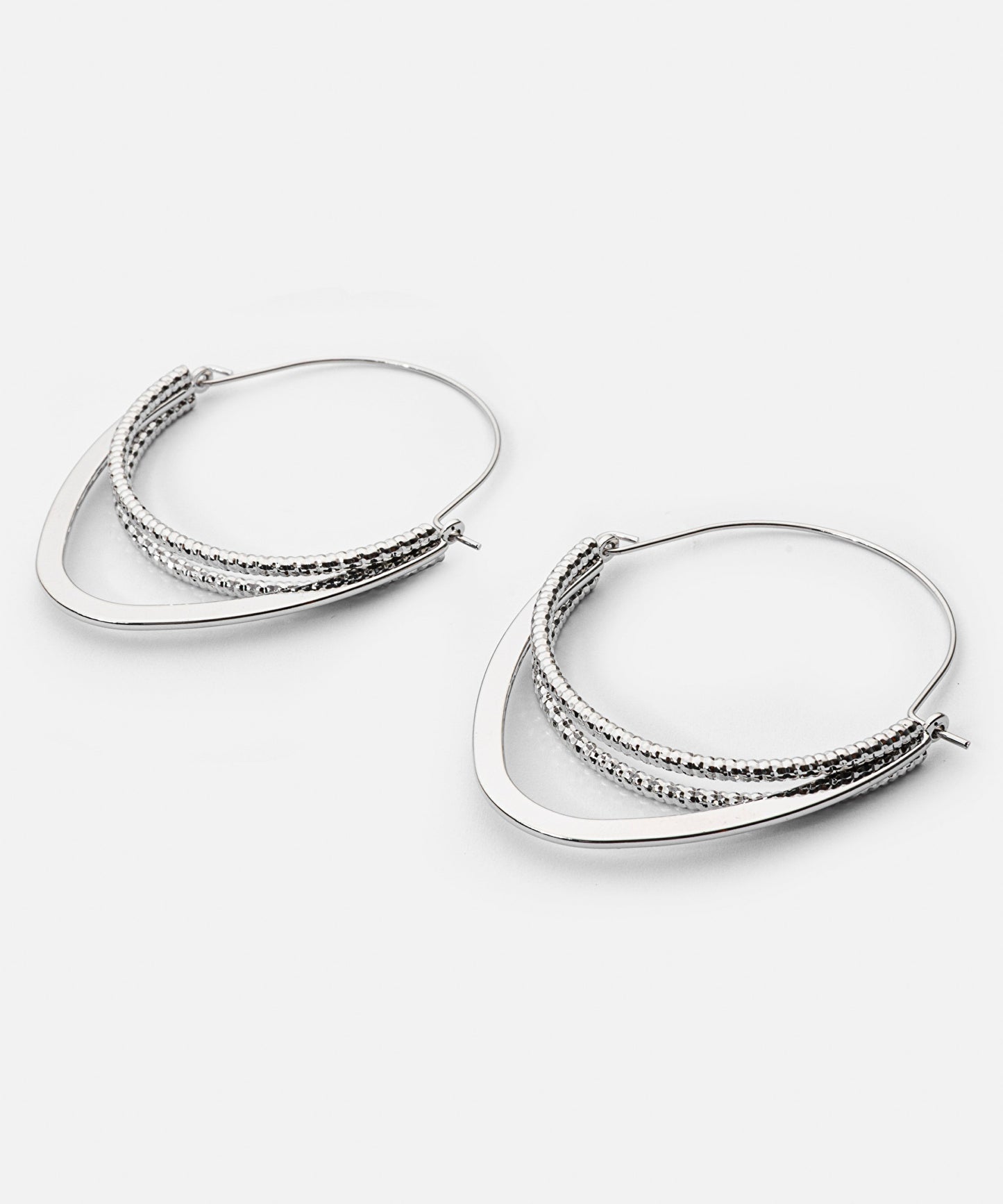 Kontrast Dokulu Metal Küpe