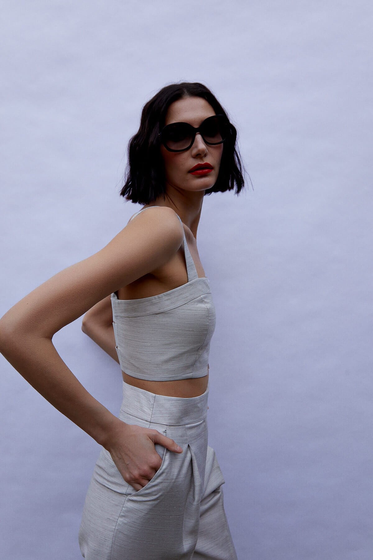 Bej Kalın Askılı Crop Keten Bluz
