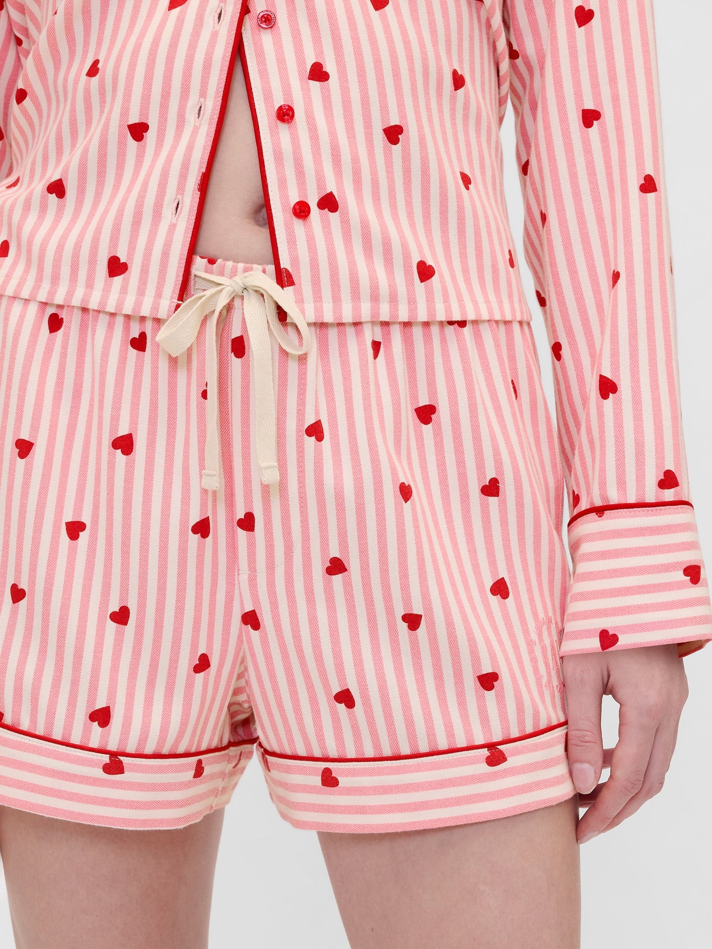 Pembe Gap × Summer Fridays Flannel Hearts Pijama Boxer Şort