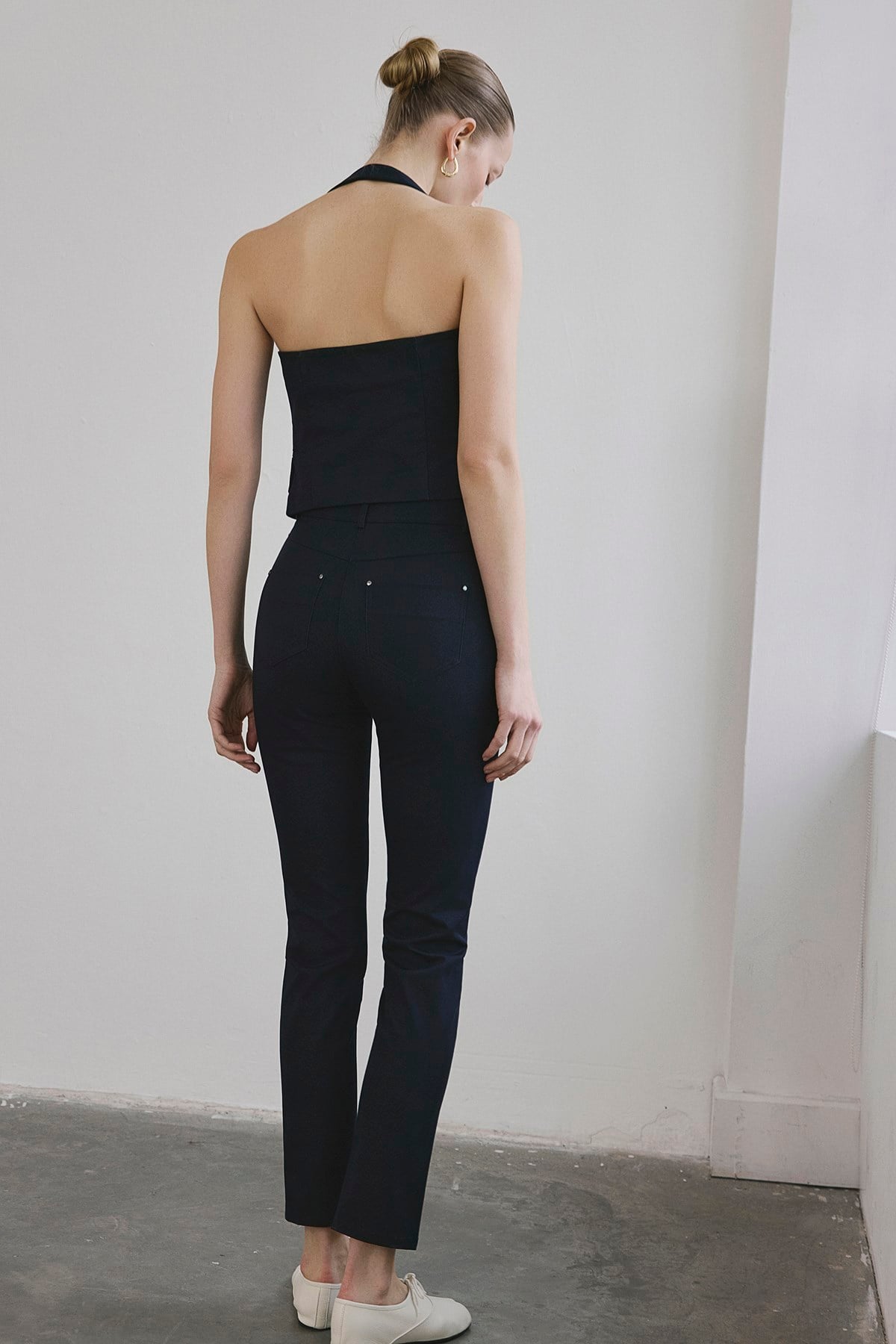 Dar Paça Denim Dokulu Lacivert Pantolon