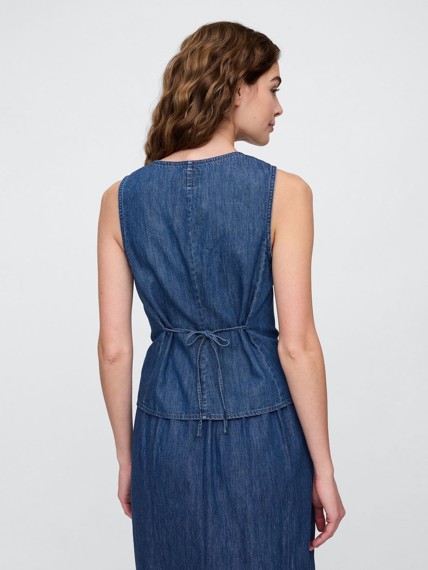 Mavi V Yaka Denim Askılı Bluz