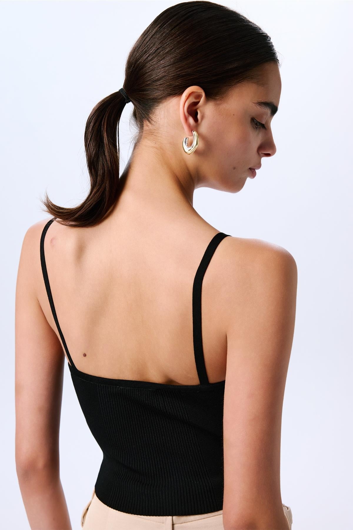 Ince Askılı Şeritli Crop Triko Siyah Bluz