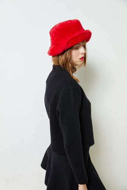 Siyah Dik Yaka Yünlü Kazak