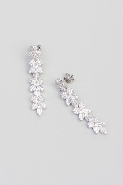 Gelin Çiçeği 18 Ayar Beyaz Altın Kaplama Gümüş Baget Küpe 5072680199