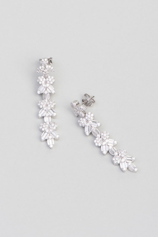 Gelin Çiçeği 18 Ayar Beyaz Altın Kaplama Gümüş Baget Küpe 5072680199