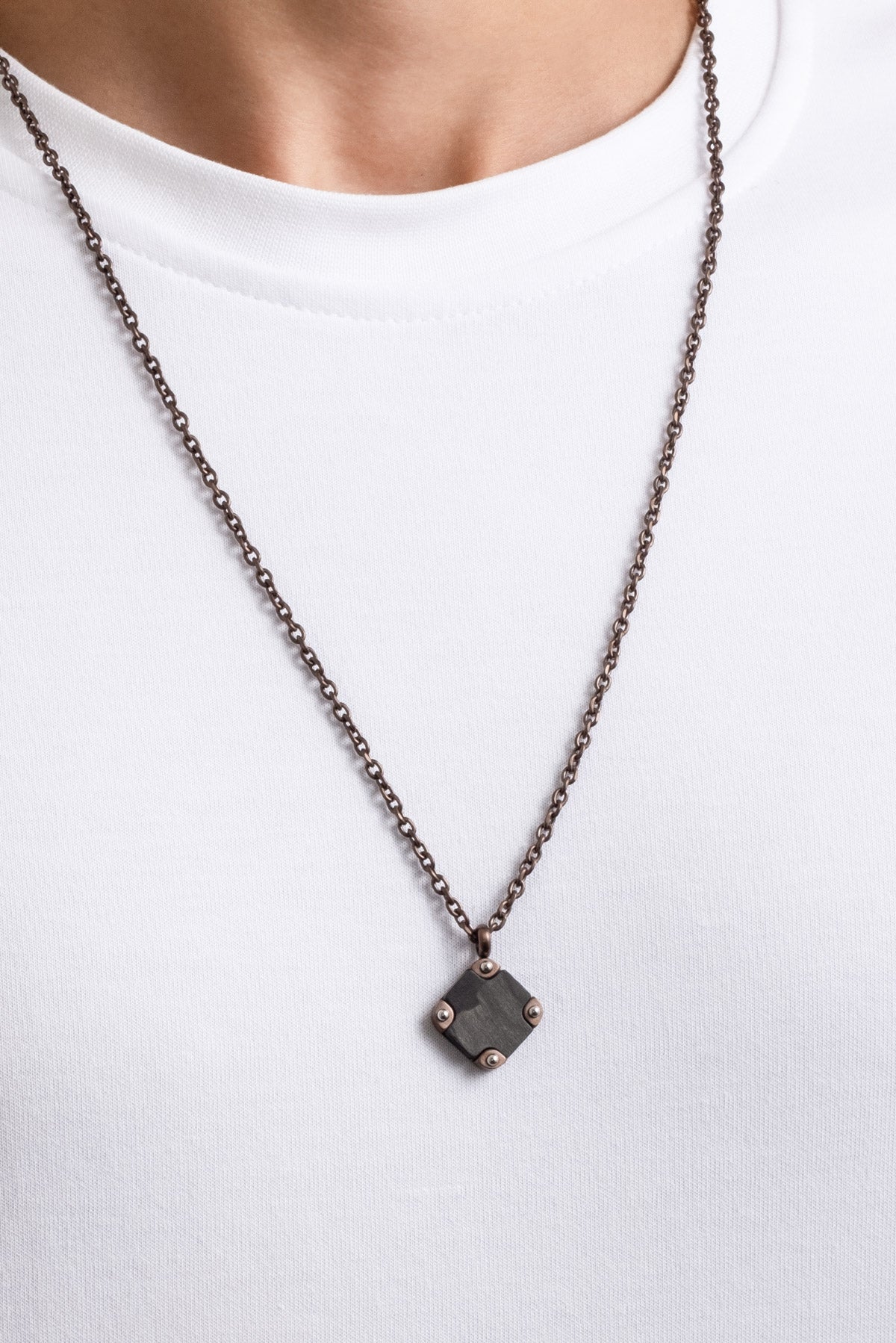 Karbon Fiber Detaylı 65 Cm Çelik Kolye 02439561199