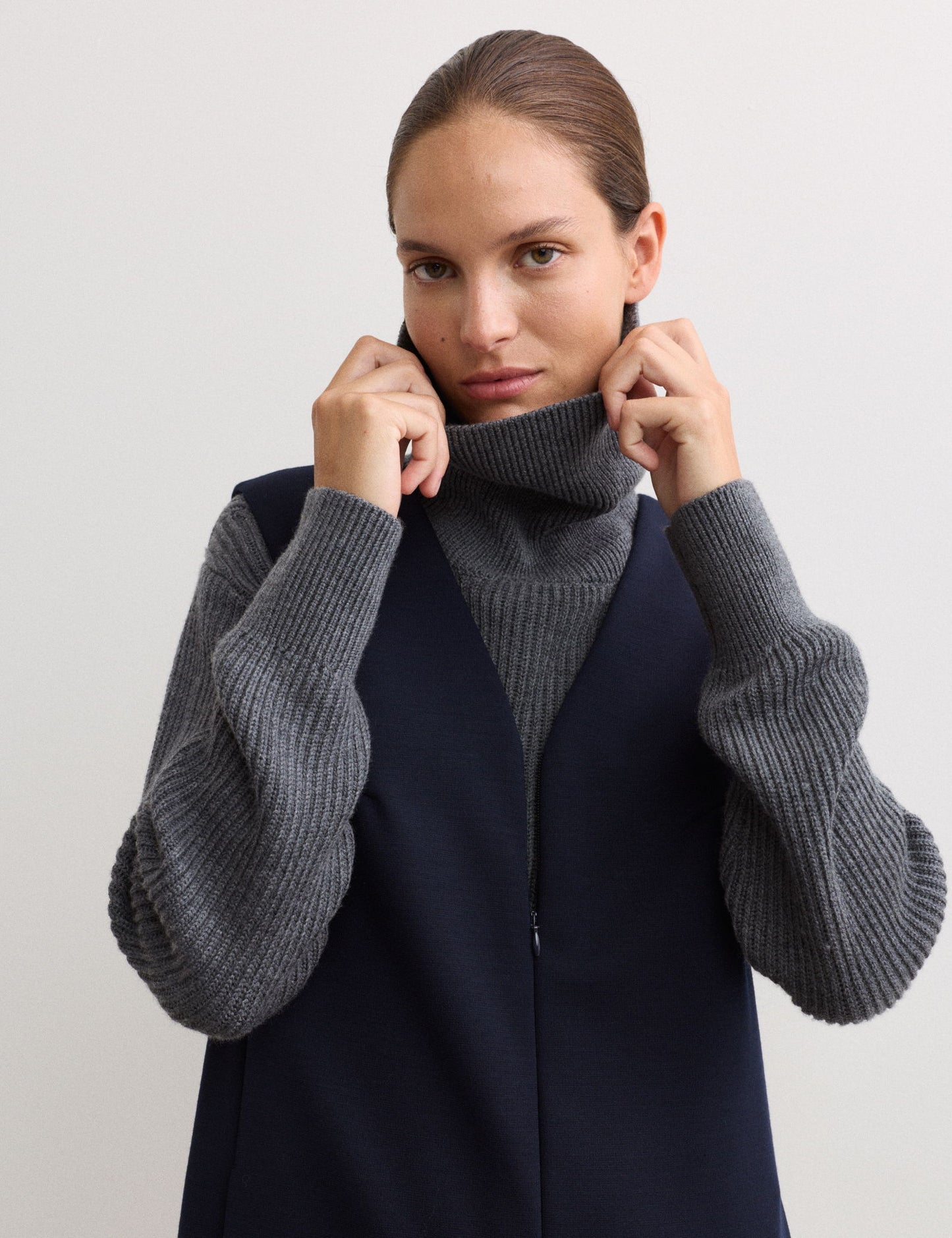 Derin V Yaka Jersey Midi Elbise