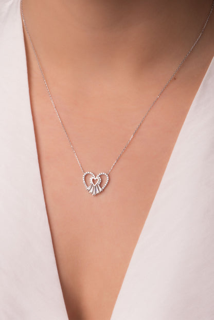 Beyaz Altın Sertifikalı Premium Created Trapez Taşlı Kalp Kolye Ww02830190143