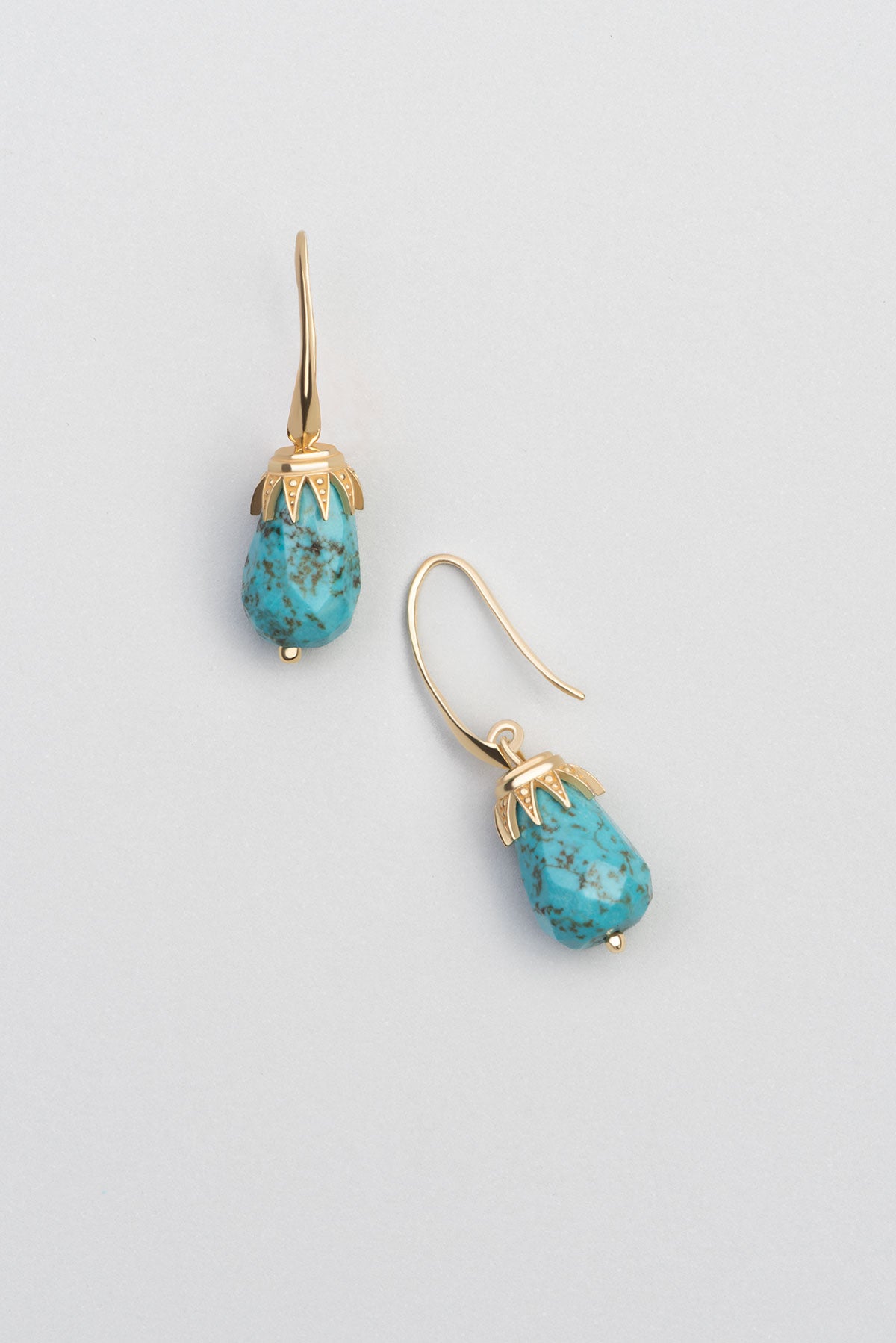 Akdeniz Melodisi 18 Ayar Sarı Altın Kaplama Gümüş Doğal Taşlı Küpe 07293031644